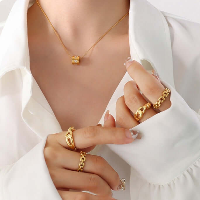18K Gold Heart Barrel Charm Pendant Necklace for Women - Elegant Layering Jewelry Gift for Valentine's Day, Anniversary & Special Occasions | P282