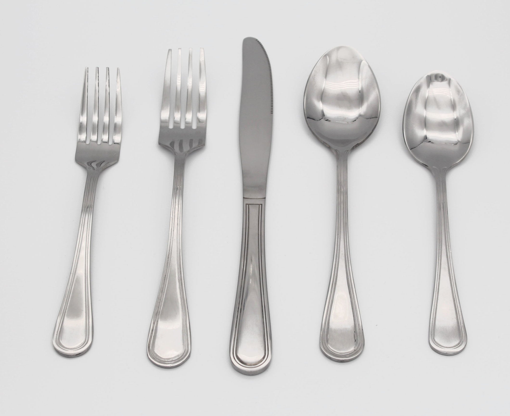 30-Piece Stainless Steel Flatware Set for 6 - Elegant Dinnerware Cutlery for Home, Restaurant & Wedding - Knife, Fork & Spoon Set for Everyday Dining & Special Occasions