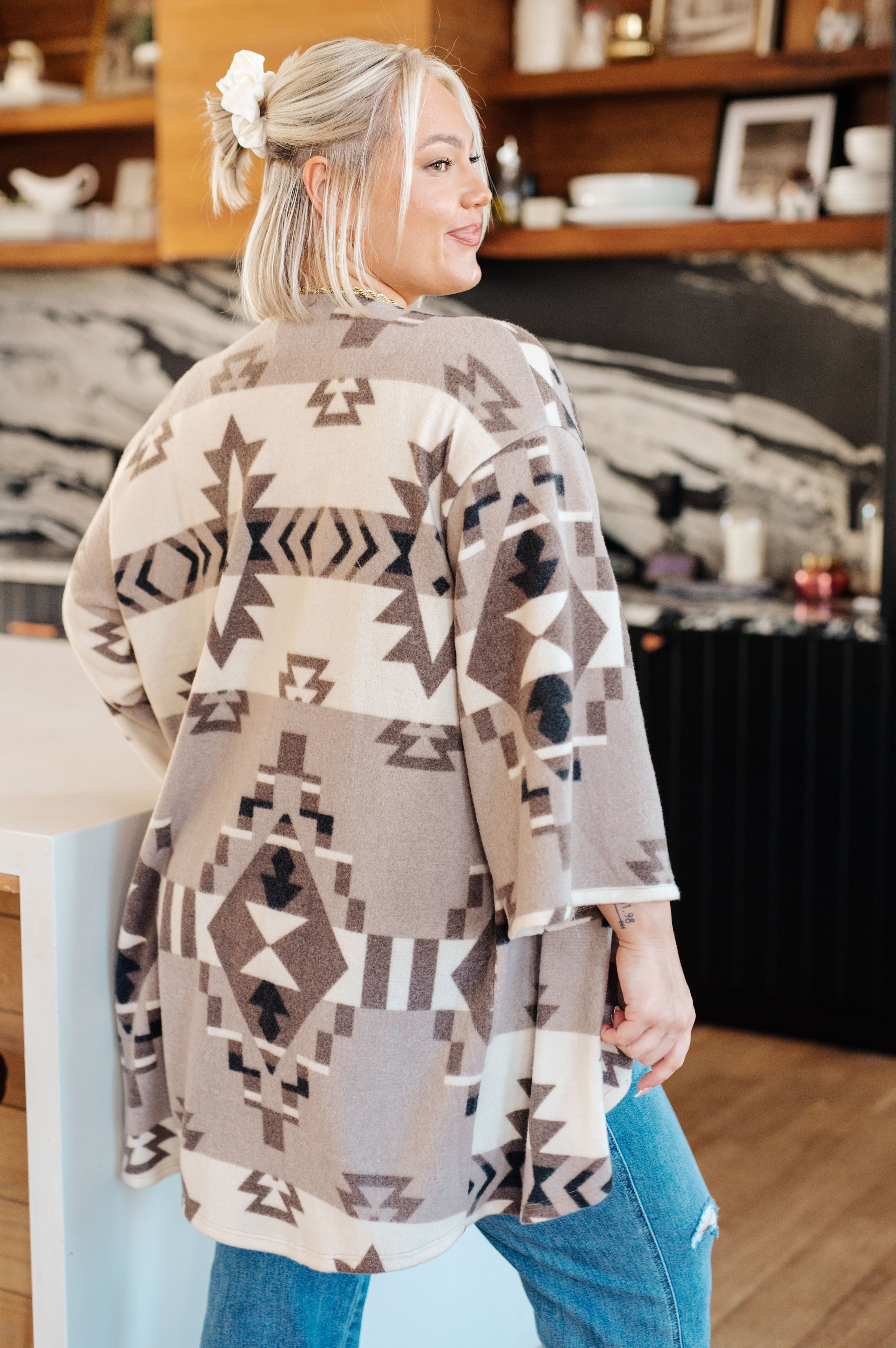 Stylish and Cozy Blanket Kimono Robe - Soft Loungewear for Women, Perfect for Relaxing at Home, Spa Days, and Beach Cover-Ups