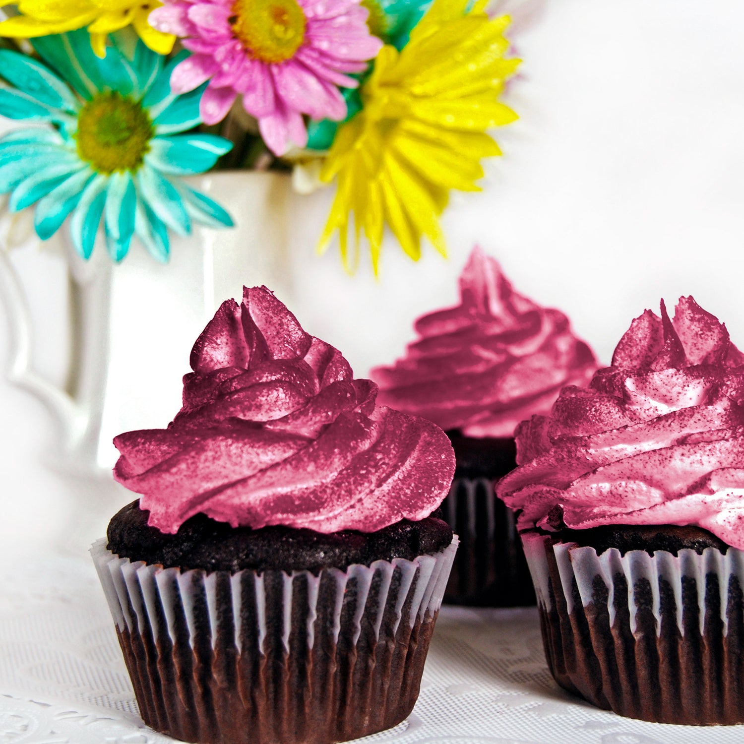 Vibrant Fuchsia Red Airbrush Cake Food Coloring - 2 fl oz (59ml) | Professional Edible Color for Cakes, Cupcakes, Cookies & Desserts | Perfect for Baking, Cake Decorating & Airbrushing