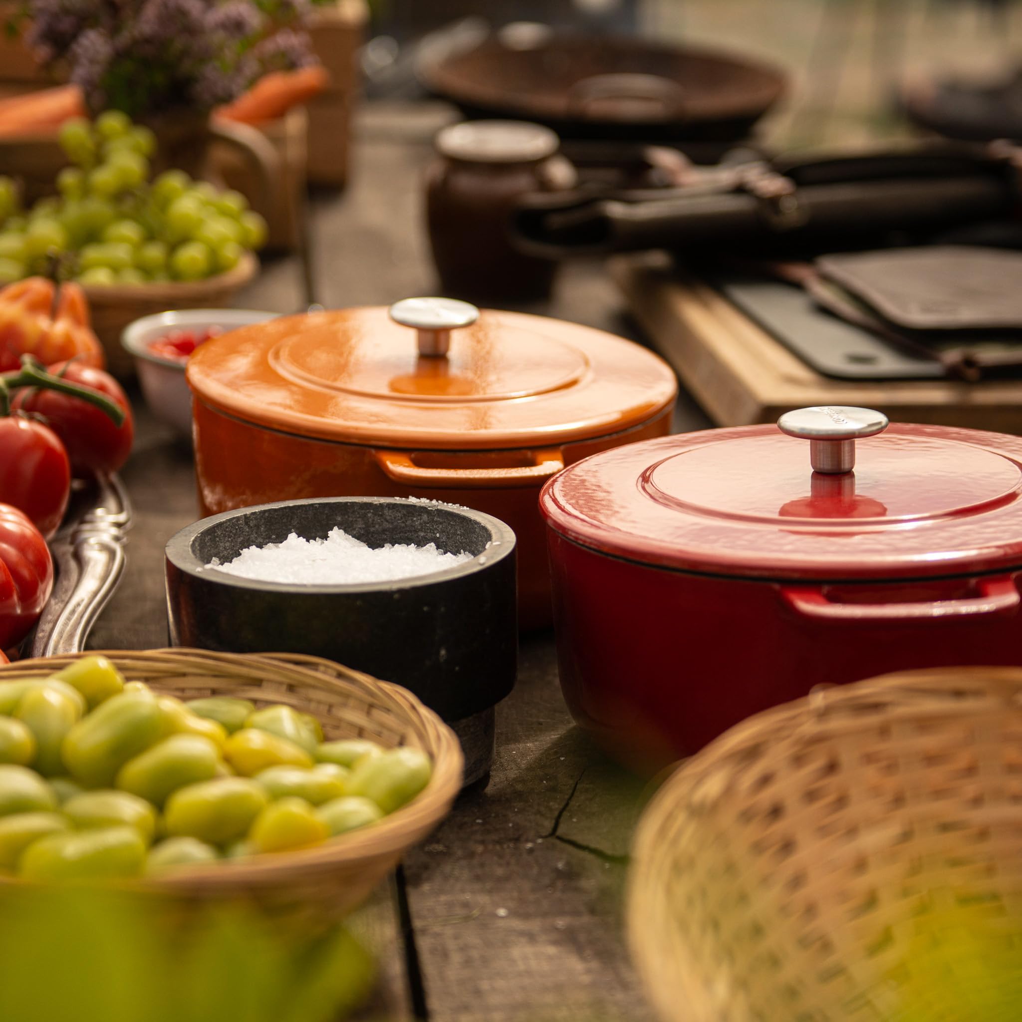 Premium Sous-Chef Dutch Oven - 5.5 Quart Enameled Cast Iron Pot with Lid - Perfect for Braising, Baking, Stewing & Camping - Oven & Stovetop Safe (Red)