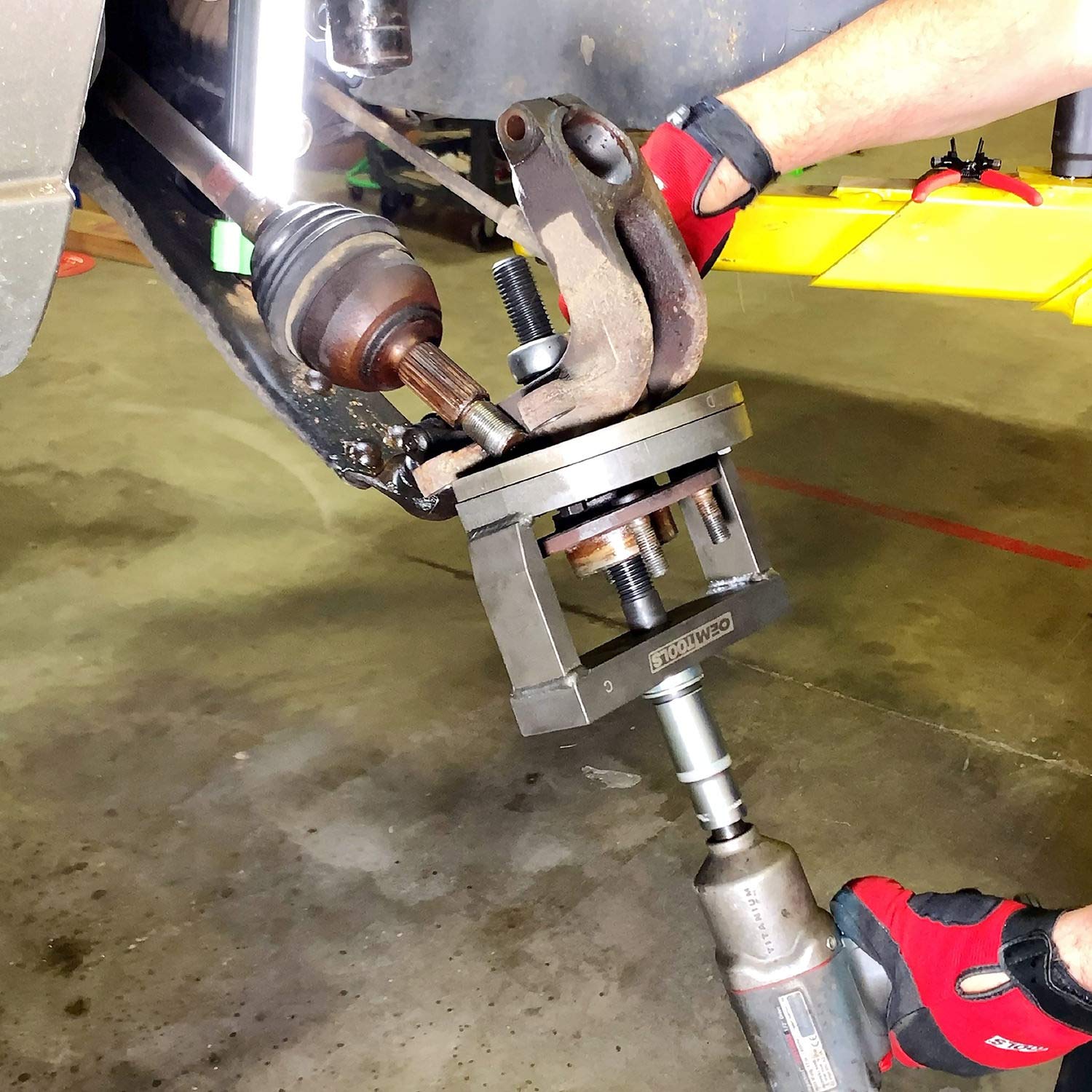 OEMTOOLS 37342 Master Wheel Bearing Removal and Installer Kit - Universal Fit for Most Front, Rear & AWD Vehicles - Self-Centering Design - Perfect for DIY Auto Repair & Professional Mechanic Use