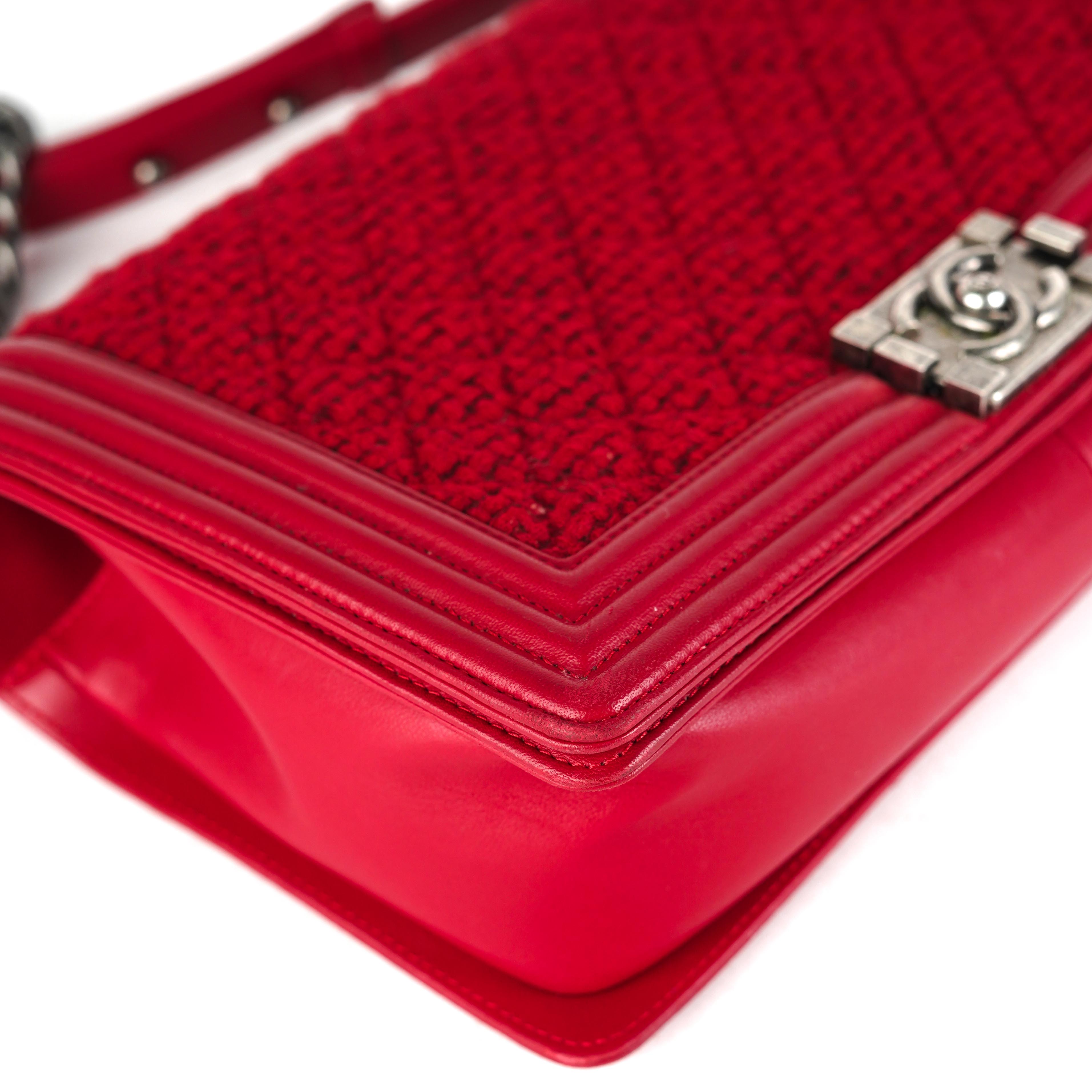 Chanel New Medium Boy Flap Bag in Red Tweed - Perfect for Parties, Date Nights & Special Occasions