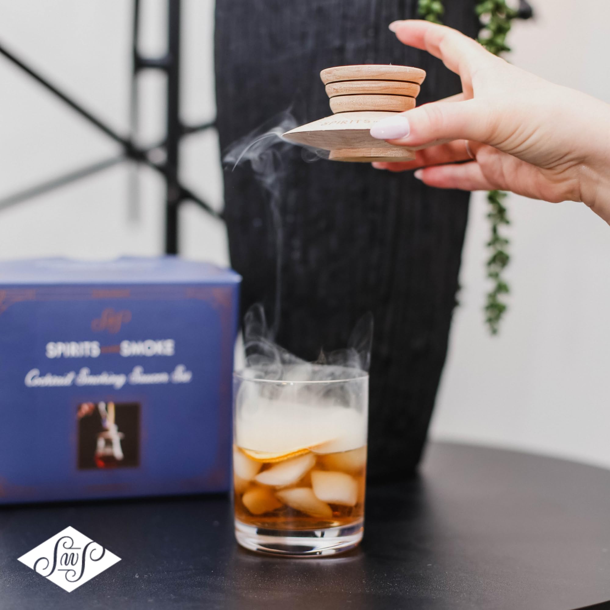 Premium Maple Wood Smoking Saucer Set - 1 Saucer, 3 Wood Chips & 4 Coasters for Cocktail Smoker | Luxury Bar Accessories & Unique Gifts for Men | Perfect for Home Bars, Cocktail Parties & Whiskey Enthusiasts