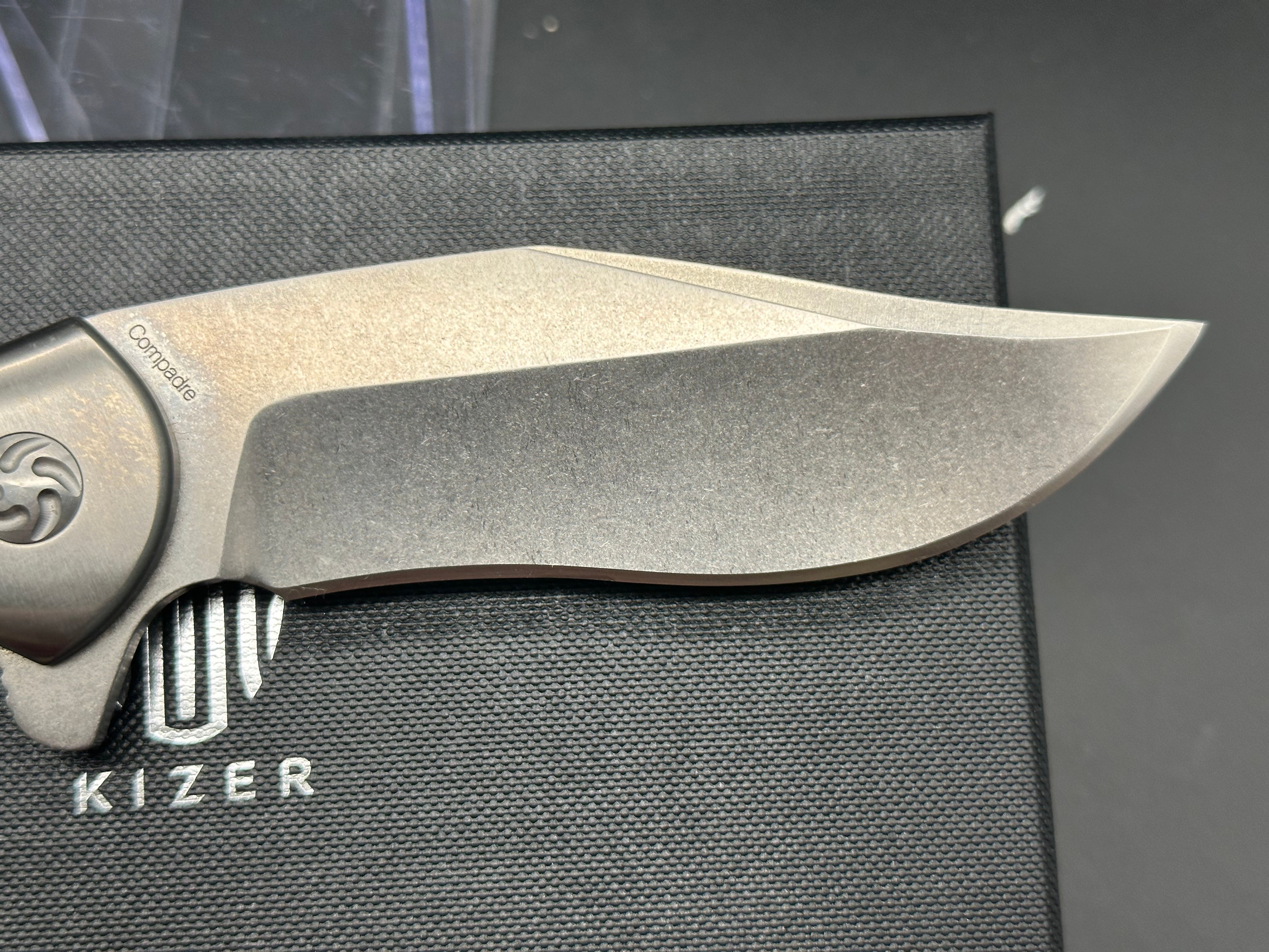 Kizer Compadre Flame Flipper Knife Ki5465A2 - EDC Pocket Knife for Outdoor Camping, Hiking & Everyday Carry