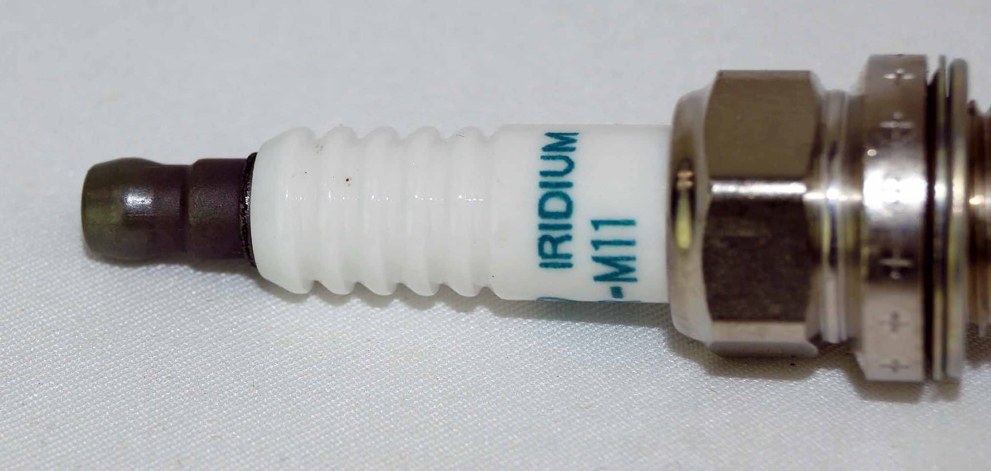 DENSO 3422 Iridium Long Life Spark Plugs (6 Pack) - SKJ16DR-M11 - High Performance Spark Plugs for Cars, Trucks & SUVs - Improved Fuel Efficiency & Engine Performance - Perfect for Daily Driving & Long Road Trips