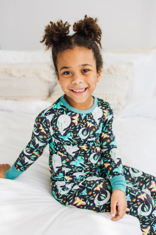 Luna Moth Print Pajama Set for Women - Soft Cotton Sleepwear Two-Piece Pajamas with Short Sleeve Top & Pants - Perfect for Lounging, Sleepovers and Cozy Nights at Home