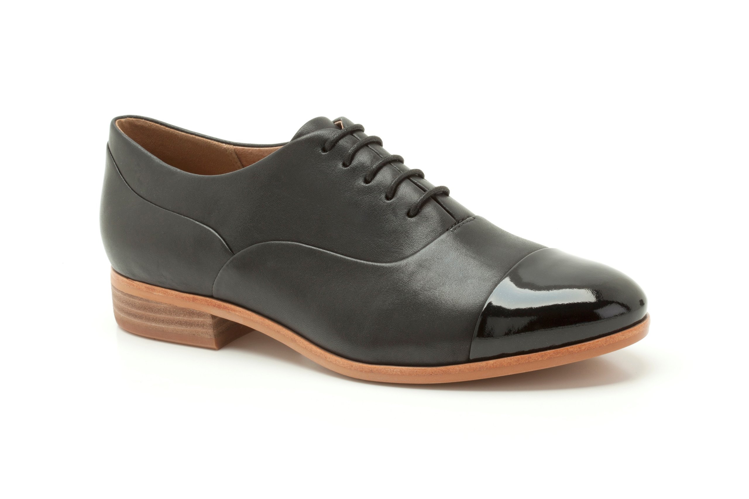 Clarks Women's Comfort Loafers Slip-On Shoes - Casual & Office Wear for Women - Perfect for Work, Travel & Everyday Use