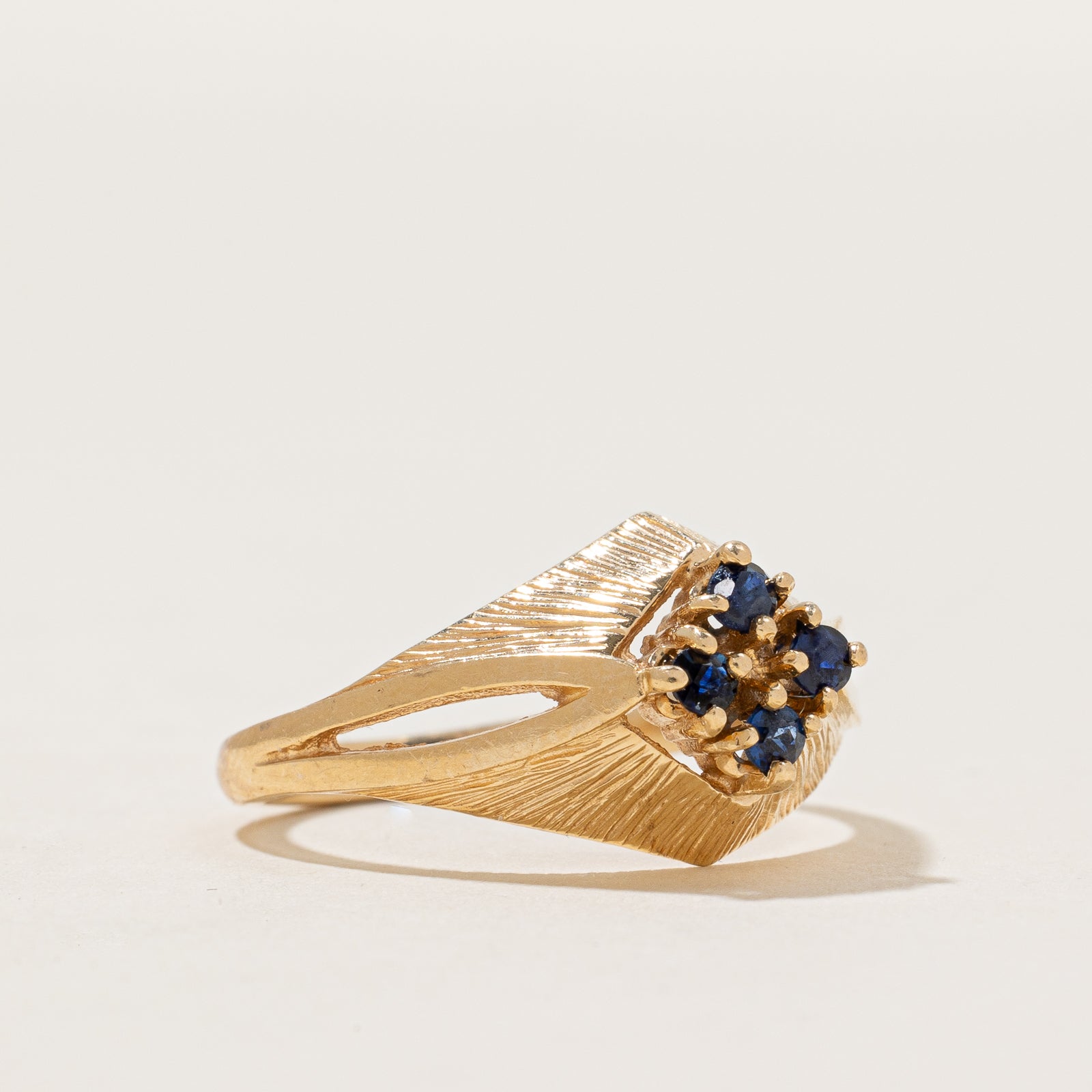 Blue Sapphire Ring - 0.14 Carat Total Weight (CTW) - Size 5.5 - Elegant Sterling Silver Jewelry for Women - Perfect for Engagement, Anniversary & Special Occasion Gifts