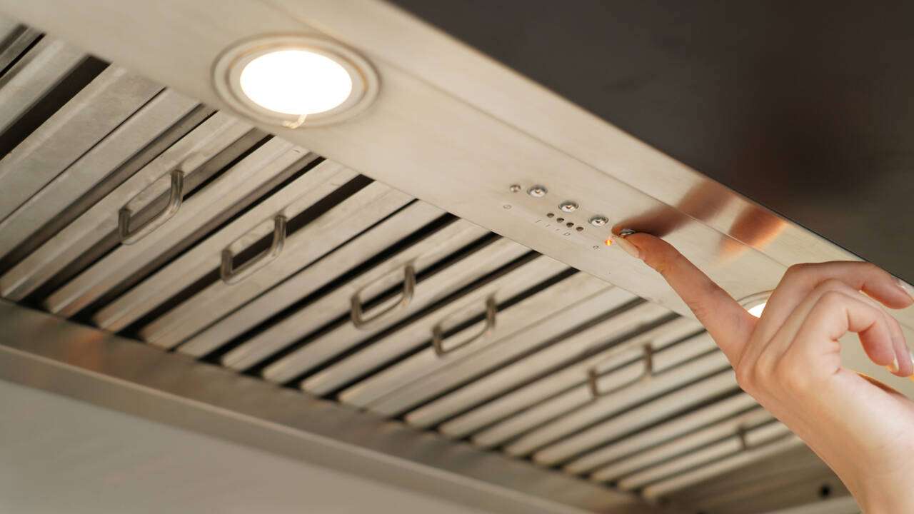 Premium Stainless Steel Custom Range Hood with Mirror Bands - RHM Sweep SH3 C2STRM for Modern Kitchen Ventilation | Commercial & Residential Use