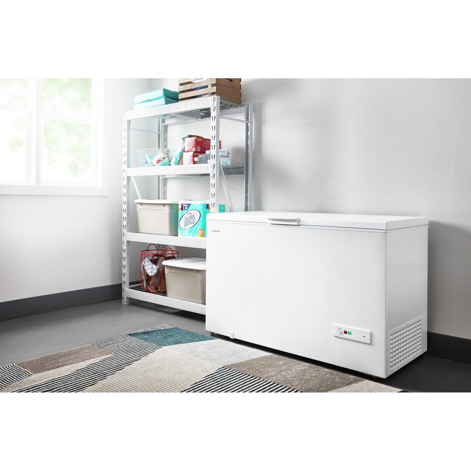 Amana 16.0 Cu Ft White Chest Freezer - Energy Efficient Home & Garage Deep Freezer for Long Term Food Storage (Model AZC5216LW) - Perfect for Bulk Meat, Frozen Vegetables & Meal Prep