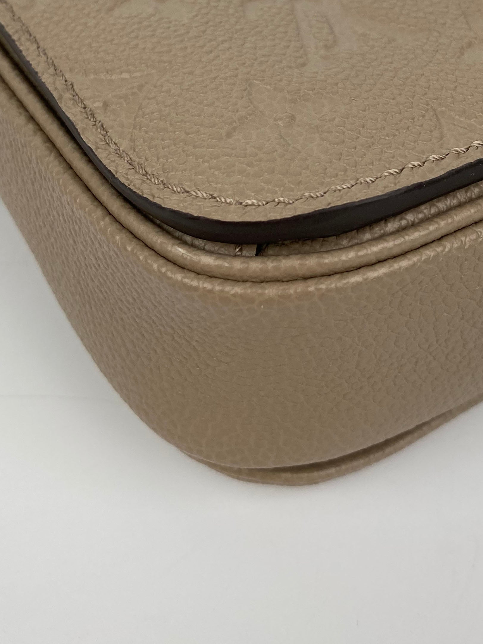 Authentic Louis Vuitton Pochette Métis Crossbody Bag in Beige Monogram Canvas - Perfect for Work, Travel & Everyday Luxury Fashion Accessory