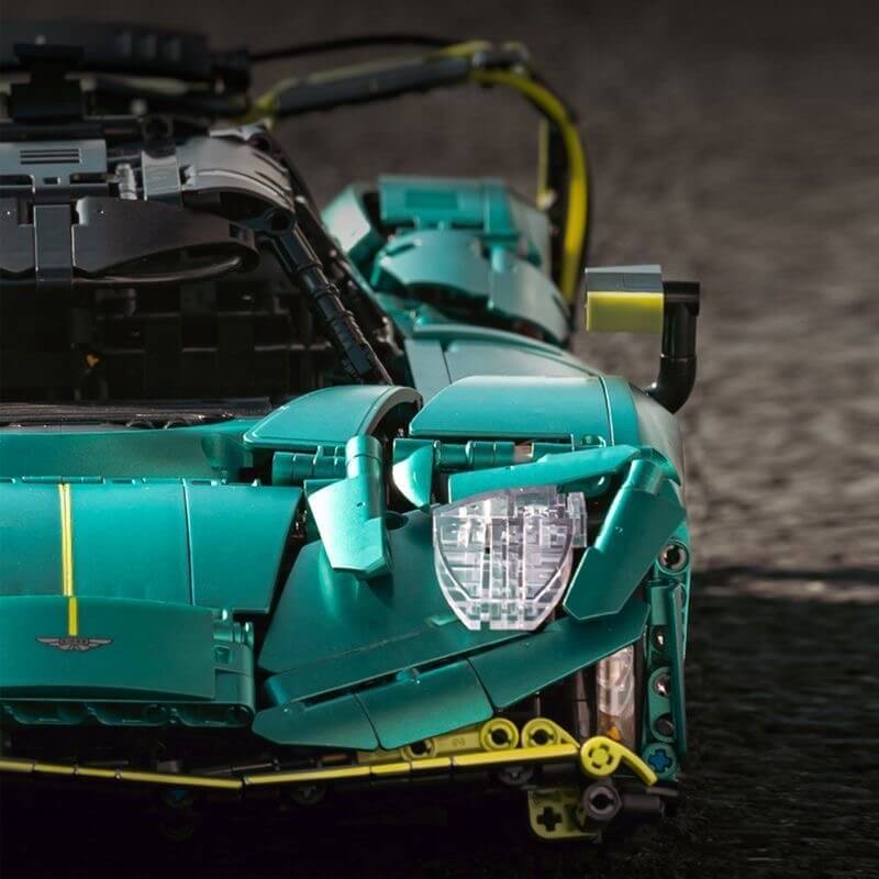EIKEE Y18006 Aston Martin Valkyrie AMR Pro Diecast Model Car - 1:18 Scale Collectible Toy for Racing Fans & Car Enthusiasts - Perfect for Display, Gifts, and Home/Office Decor