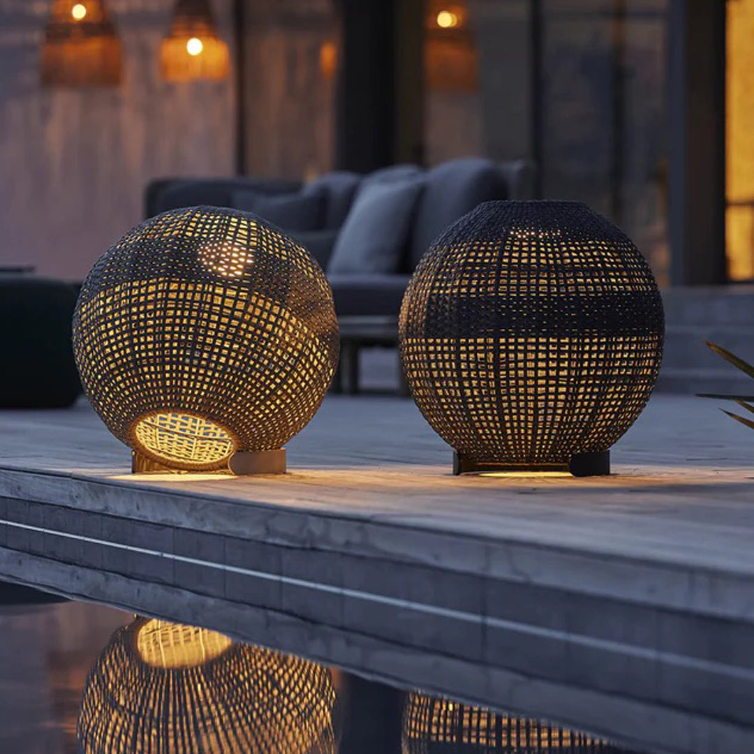 3D Illusion Lamp Round - Holographic Night Light for Bedroom, Living Room, Kids Room - Cool LED Projection Lamp for Home Decor, Gifts, Parties & Relaxation