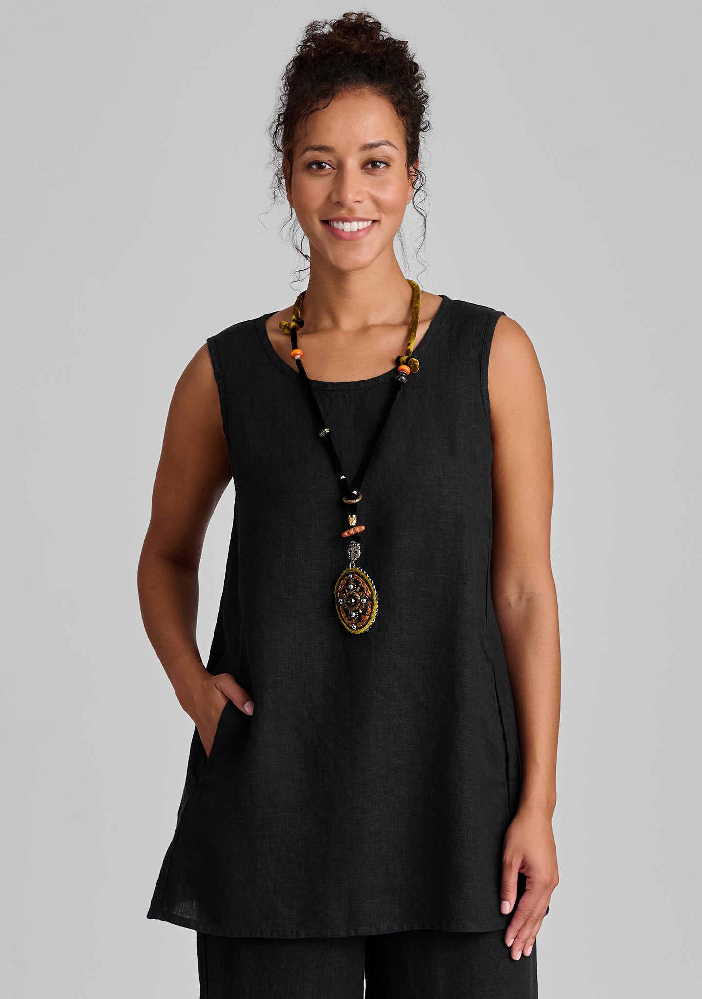 Stylish Side Pocket Tunic Linen Tank Top for Women - Breathable Summer Blouse with Pockets - Perfect for Beach, Vacation & Casual Outings