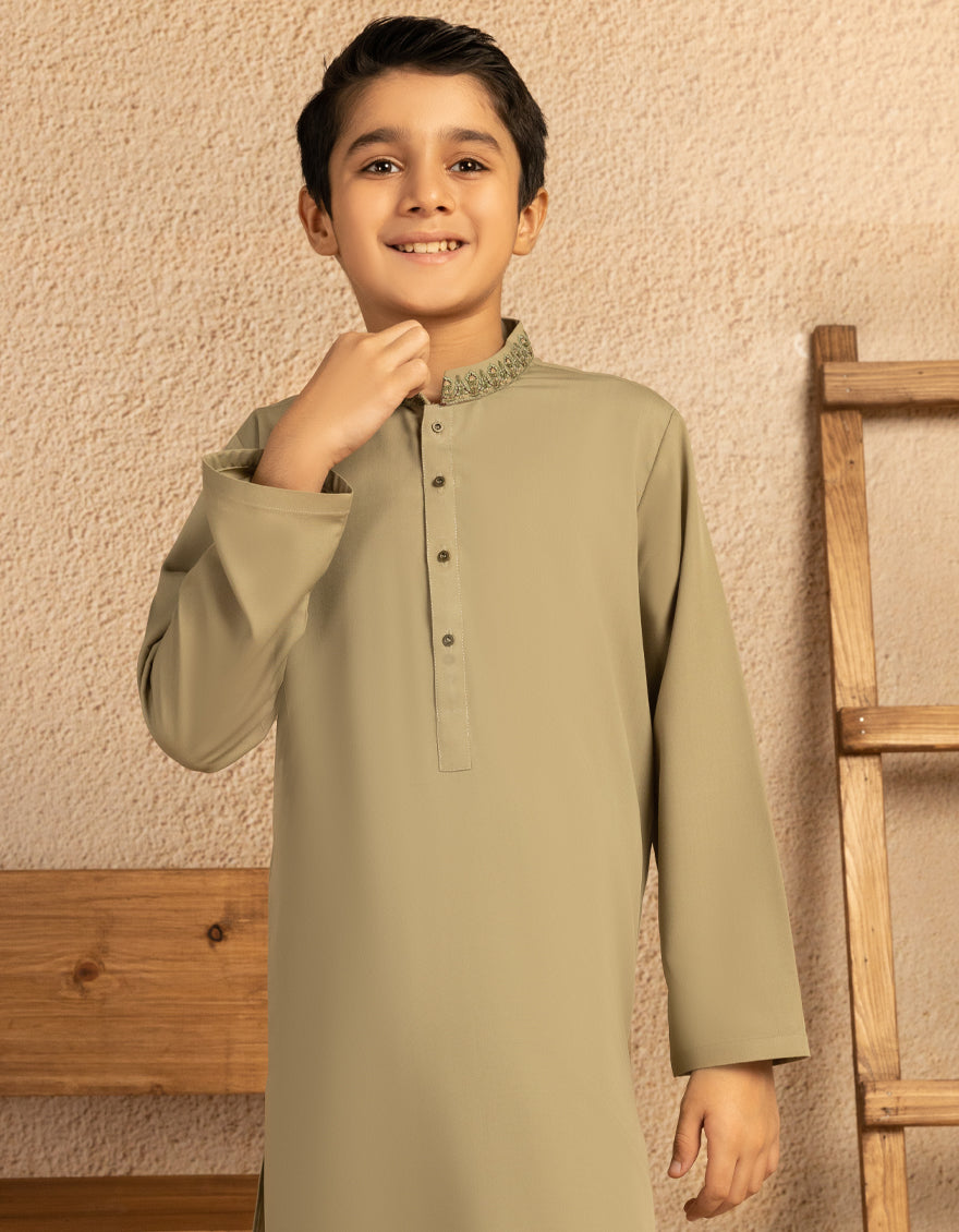 Stylish Light Green Kurta Trouser Set by J. Junaid Jamshed - Premium Pakistani Ethnic Wear for Men - Perfect for Eid, Weddings & Special Occasions