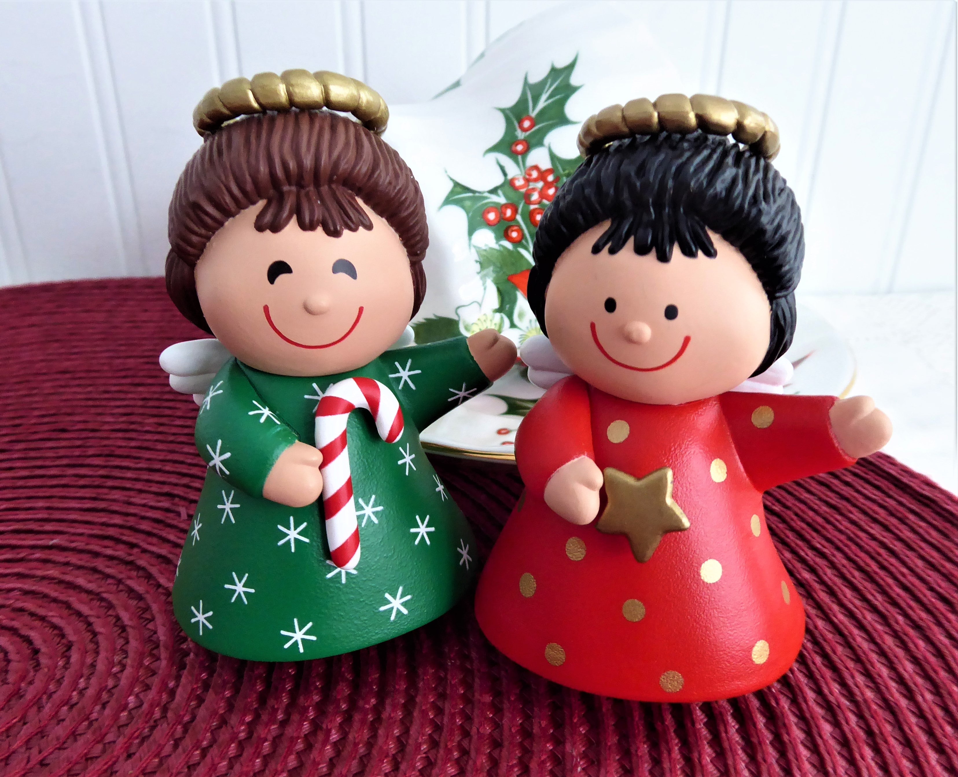 Vintage 1980s Hallmark Christmas Angel Salt and Pepper Shakers Set in Original Box - Perfect for Holiday Decor, Gift Giving & Collectible Display
