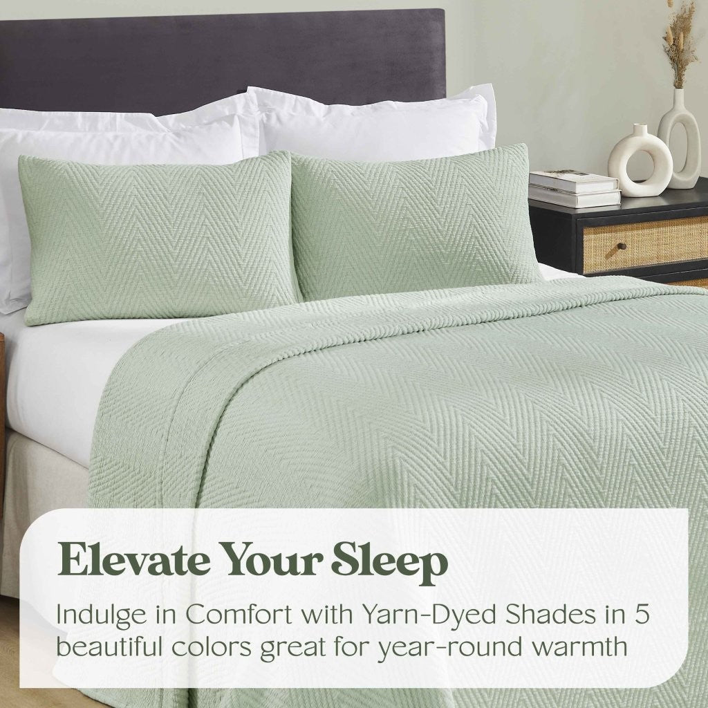 Premium Aswan Cotton Medium Weight Chevron Woven Coverlet - Soft & Breathable Bedspread for All Seasons - Perfect for Master Bedroom, Guest Room, or Dorm Decor