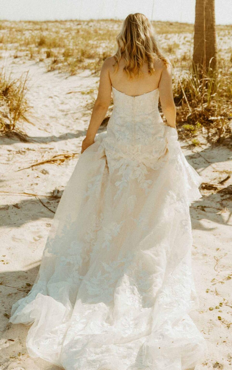 Elegant 2024 Lace Mermaid Wedding Dress with Long Sleeves - Romantic Bridal Gown for Bride | Perfect for Church, Beach & Formal Weddings