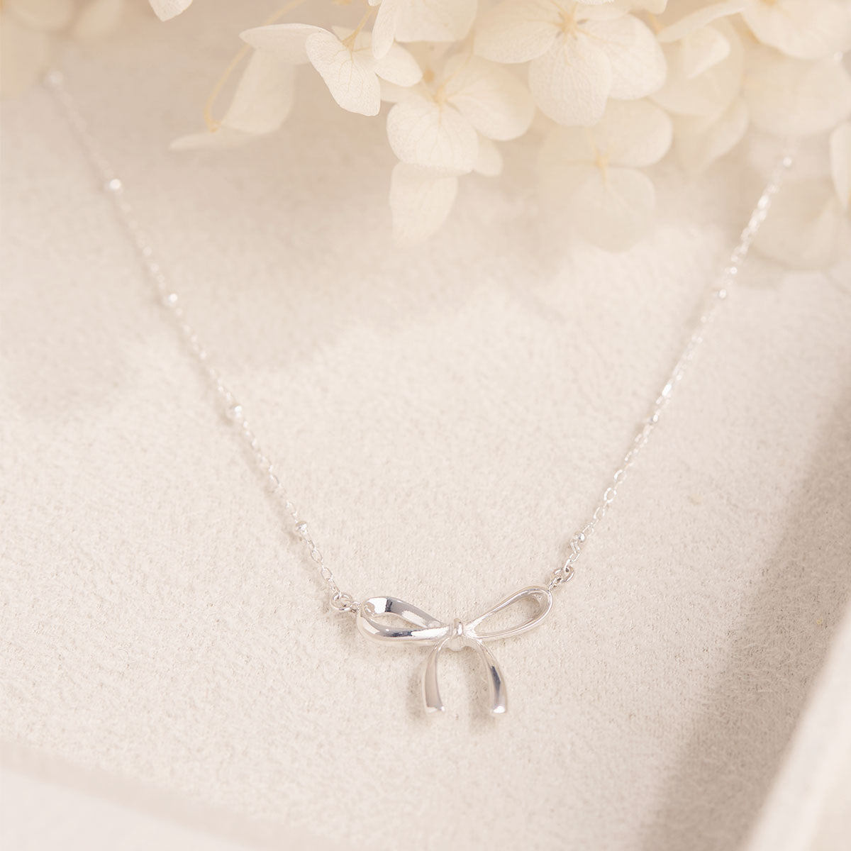 Disco Bow Necklace for Women - Elegant Crystal Rhinestone Party Jewelry - Perfect for Prom, Wedding, and Evening Events