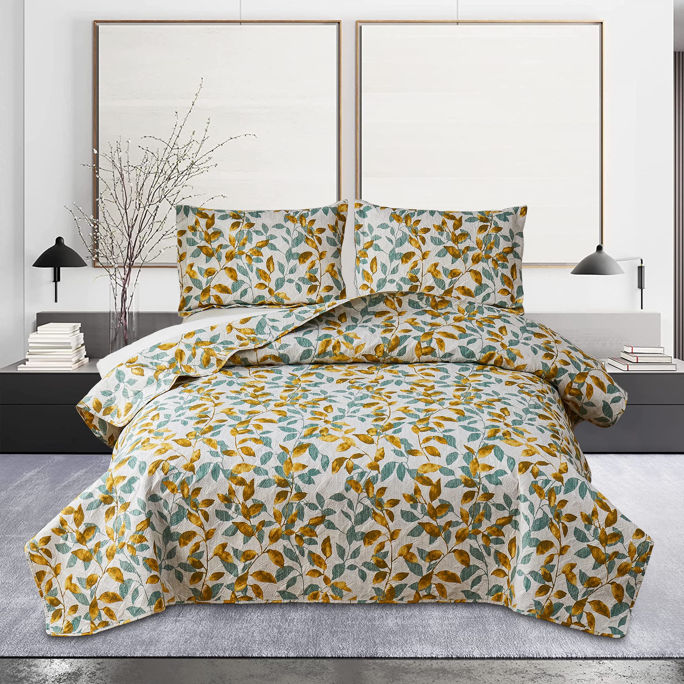 King Size Lightweight Reversible Quilt Set - Tropical Palm Leaf Design in Yellow & Green - Summer Bedspread Coverlet for King Bed - Perfect for Beach House Decor & Guest Room Bedding