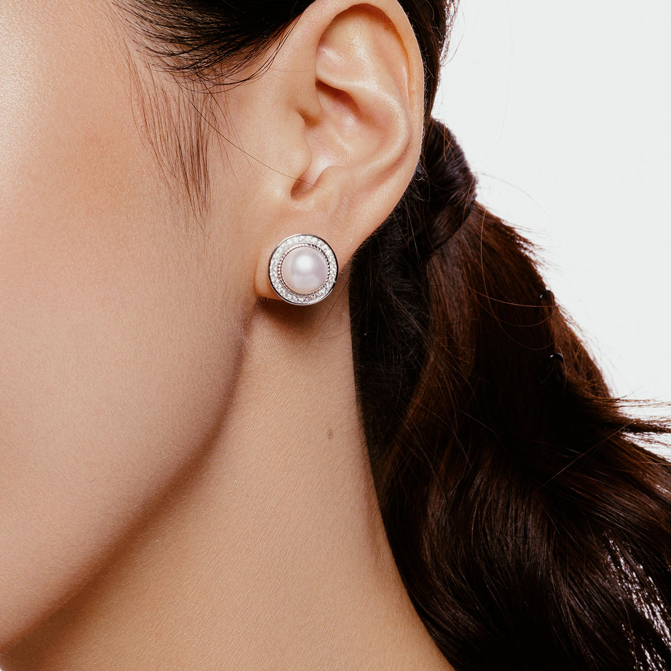 18K Gold Diamond & Pearl Dome Earrings for Women | Elegant Edison Pearl Stud Earrings KE00122 | Perfect for Weddings, Parties & Special Occasions