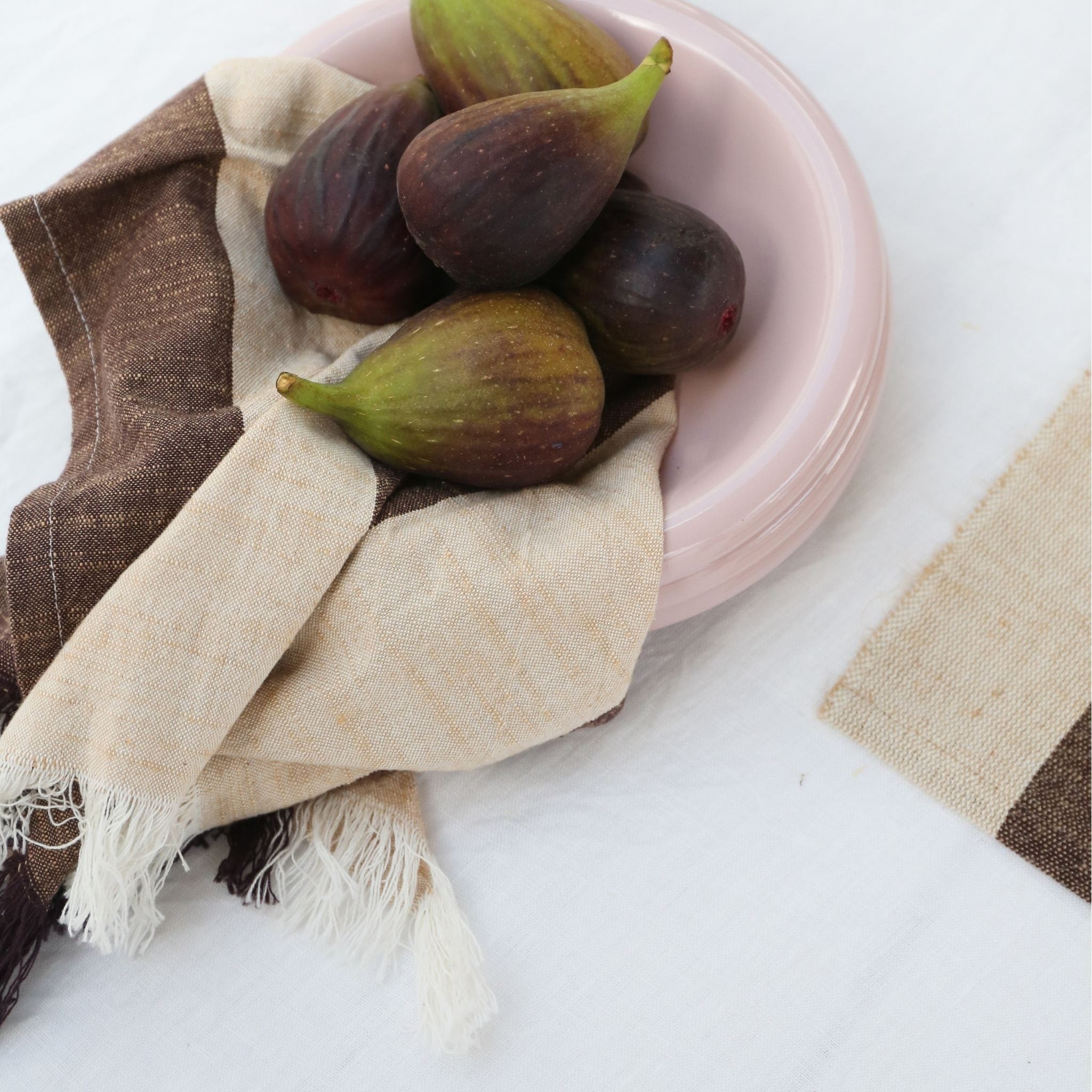 DESIGNSTUFF Striped Jute Placemat Set of 2 - Natural Coffee Bean & Light Grey - Eco-Friendly Table Mats for Dining, Kitchen, or Farmhouse Decor