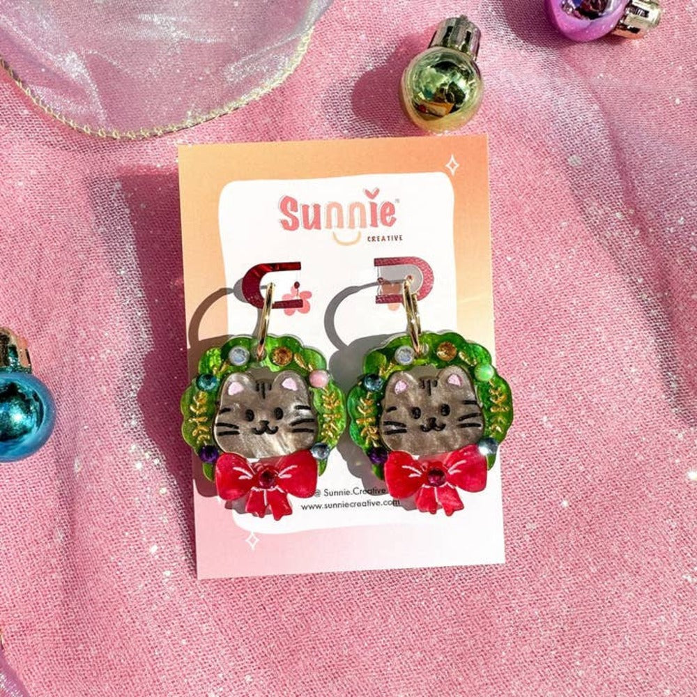 Stylish Cat Wreath Acrylic Dangle Earrings for Women - Cute Animal Jewelry Gift for Cat Lovers - Perfect for Parties, Holidays & Everyday Wear