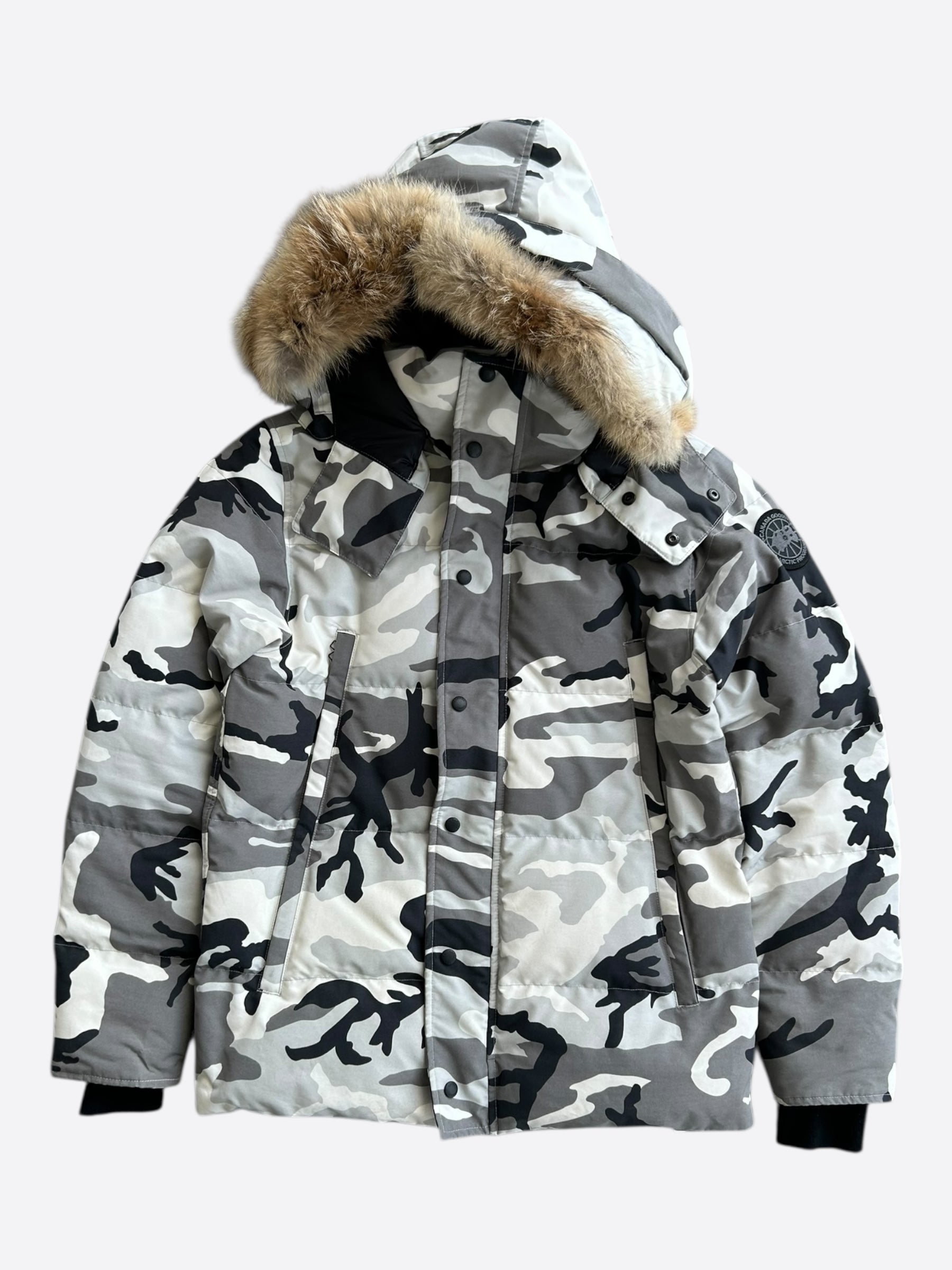 Canada Goose Snow Camo Wyndham Black Label Men's Winter Jacket - Waterproof, Windproof Parka for Extreme Cold Weather - Ideal for Snowboarding, Skiing & Outdoor Adventures
