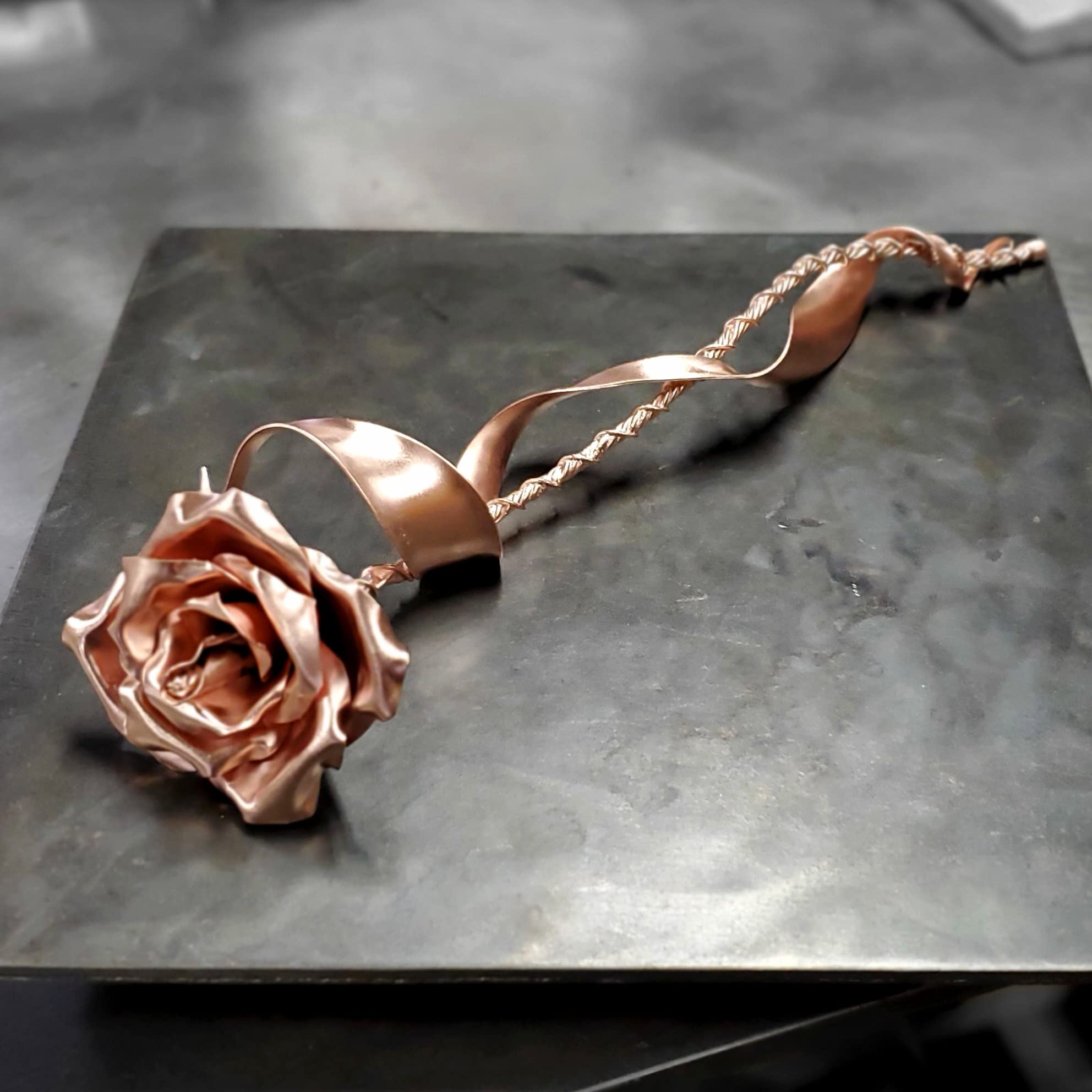 Vintage Copper Rose Memorial #1838 - Valentine's Day, Mother's Day, Christmas, Anniversary & Wedding Gift - Steampunk Industrial Home Decor for Housewarming - Perfect for Romantic Occasions & Vintage-Themed Interiors