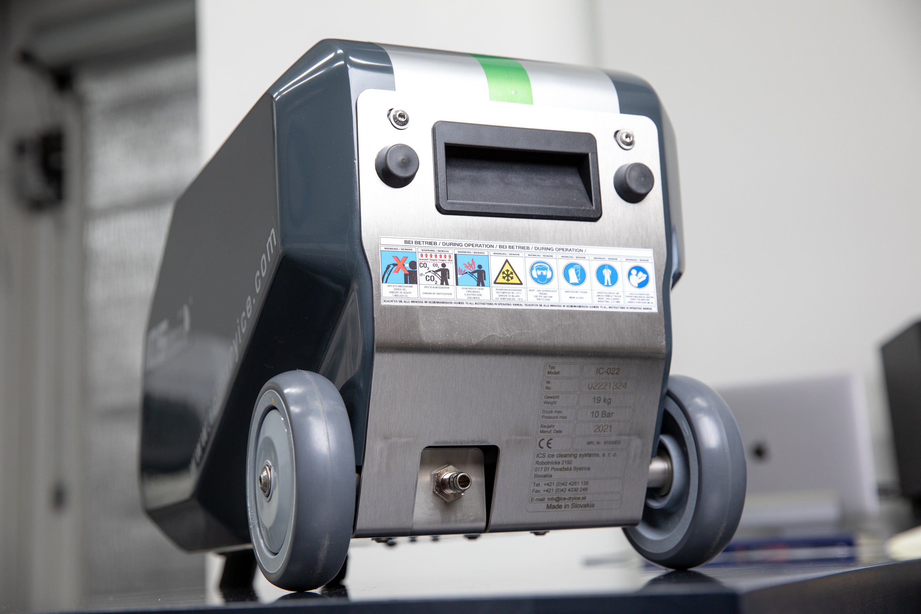 ICS IC 022 Evo Dry Ice Blasting Machine - Professional Industrial Cleaning Equipment for Automotive, Food Processing & Mold Removal