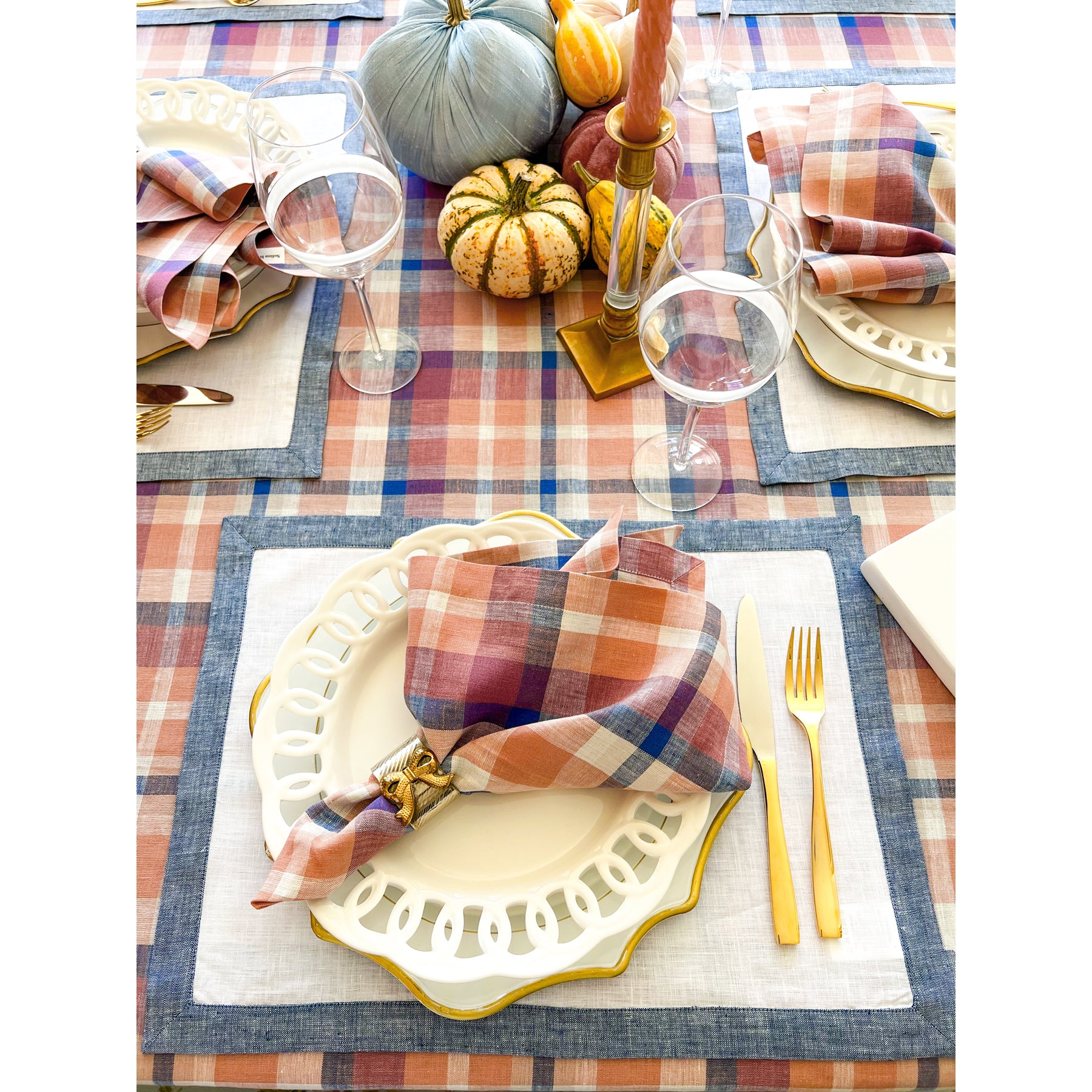 Premium Classic Placemats Set of 4 - Elegant Table Mats for Dining Room & Kitchen - Waterproof & Heat Resistant - Perfect for Everyday Meals, Dinner Parties & Holiday Decor