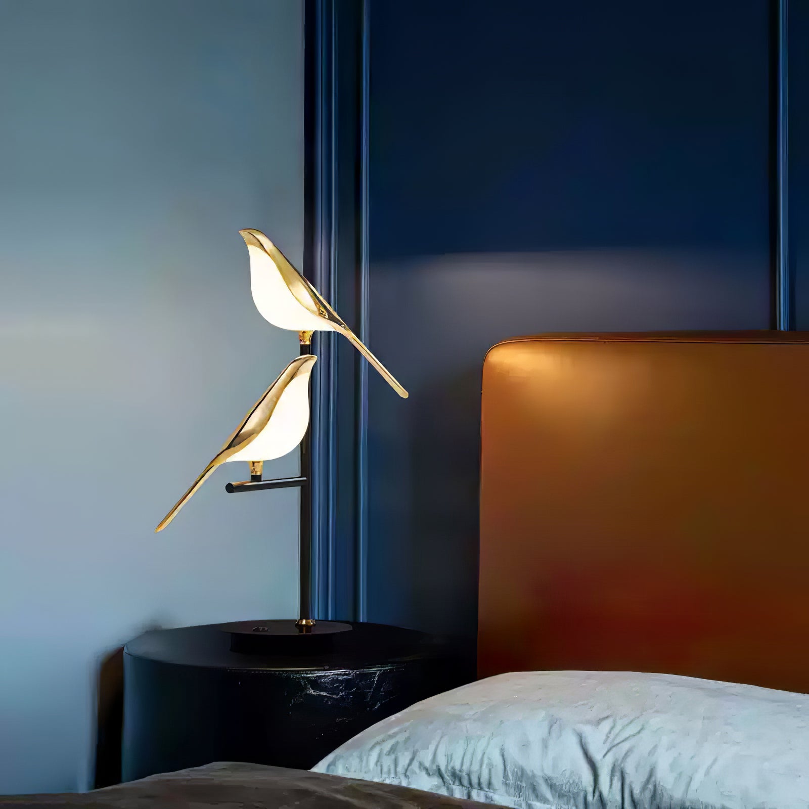 Magpie Perch Table Lamp - Modern Decorative Lighting for Bedroom, Living Room & Office - Stylish Home Decor Accent Light