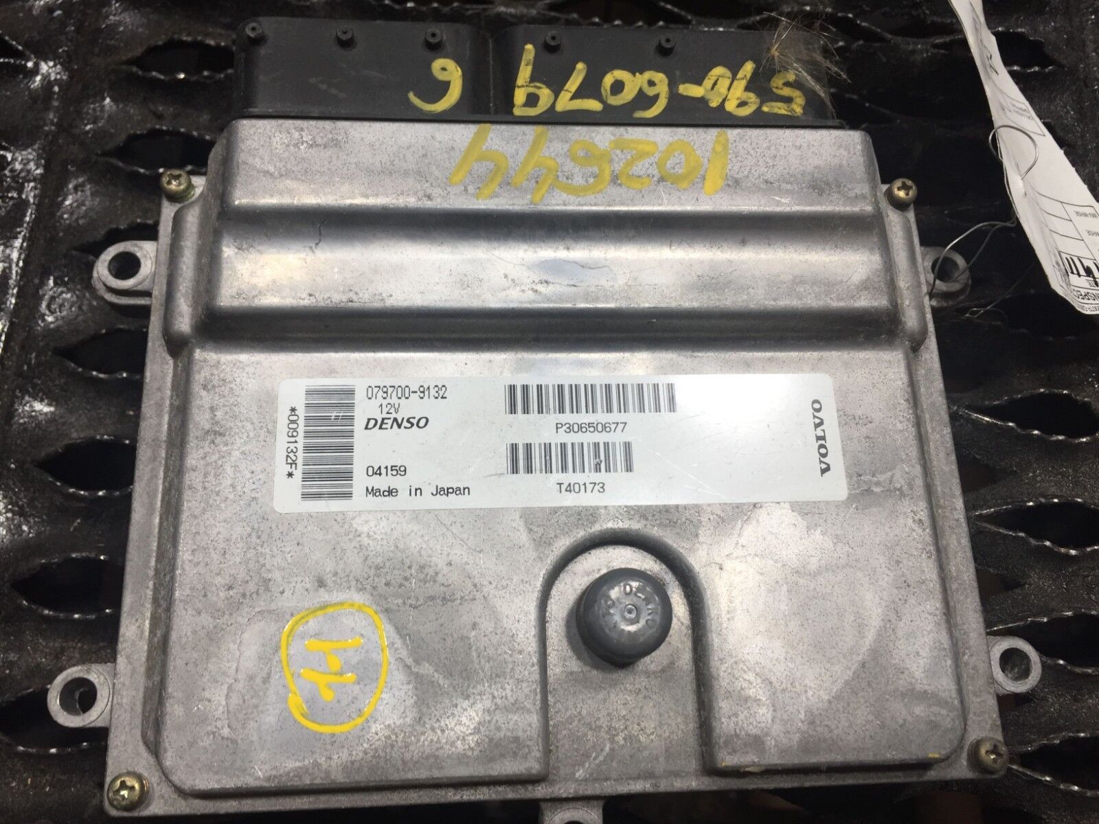 04-07 Volvo S40 V50 V70 ECU ECM Computer P30650677 OEM D11 - Engine Control Module Replacement for Volvo Vehicles - Perfect for Performance Tuning & Diagnostics