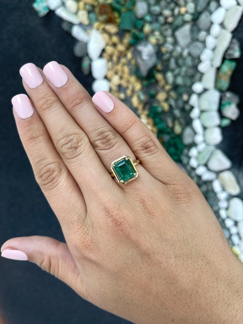 4.40 Carat 18K Gold Emerald Cut Solitaire Right Hand Ring with Four Prong Setting - Perfect for Engagement, Anniversary, or Special Occasion Gift