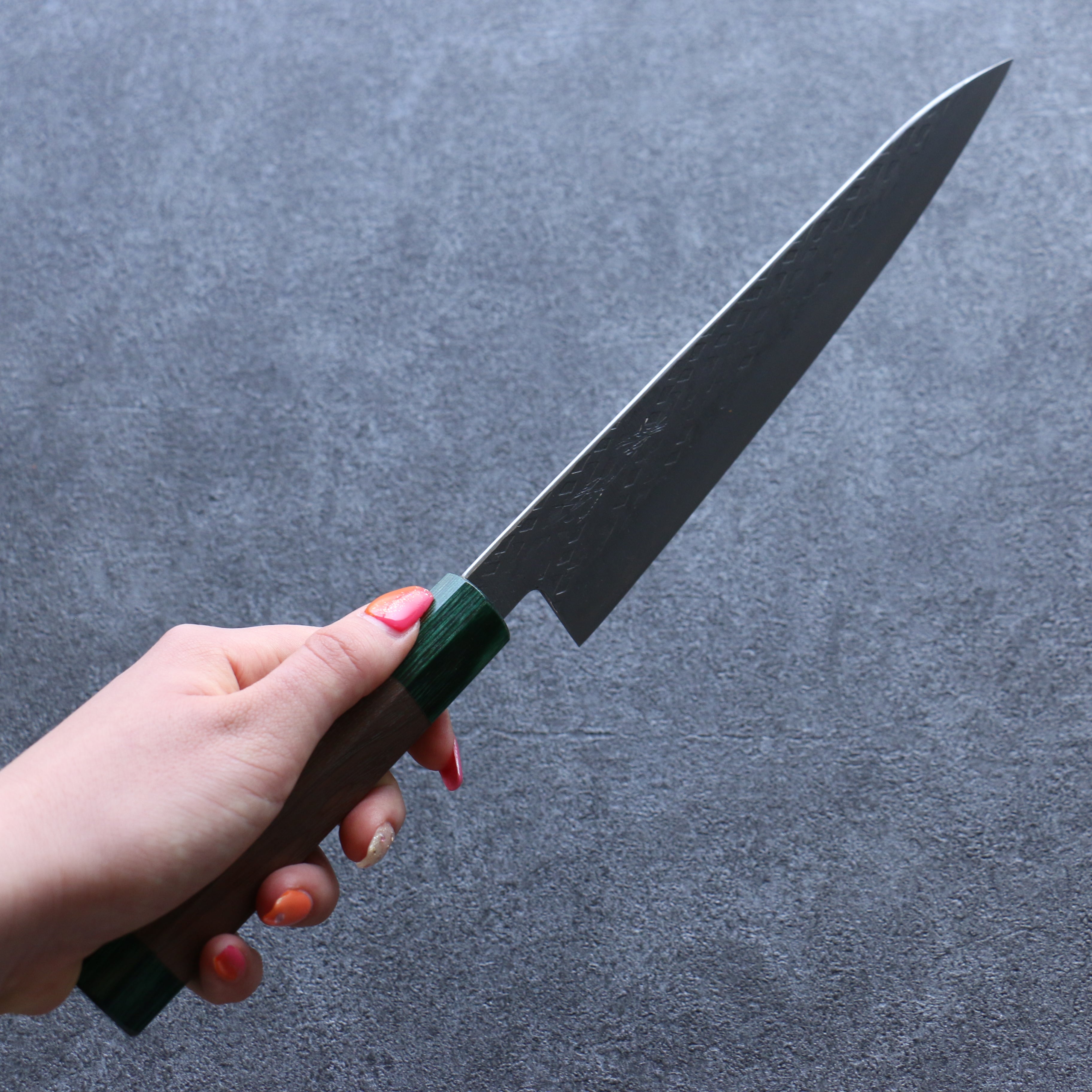 Seisuke Silver Steel No.3 Hammered Gyuto 210mm Japanese Chef Knife with Walnut & Double Green Pakka Wood Handle - Professional Kitchen Tool for Slicing, Dicing & Meat Cutting