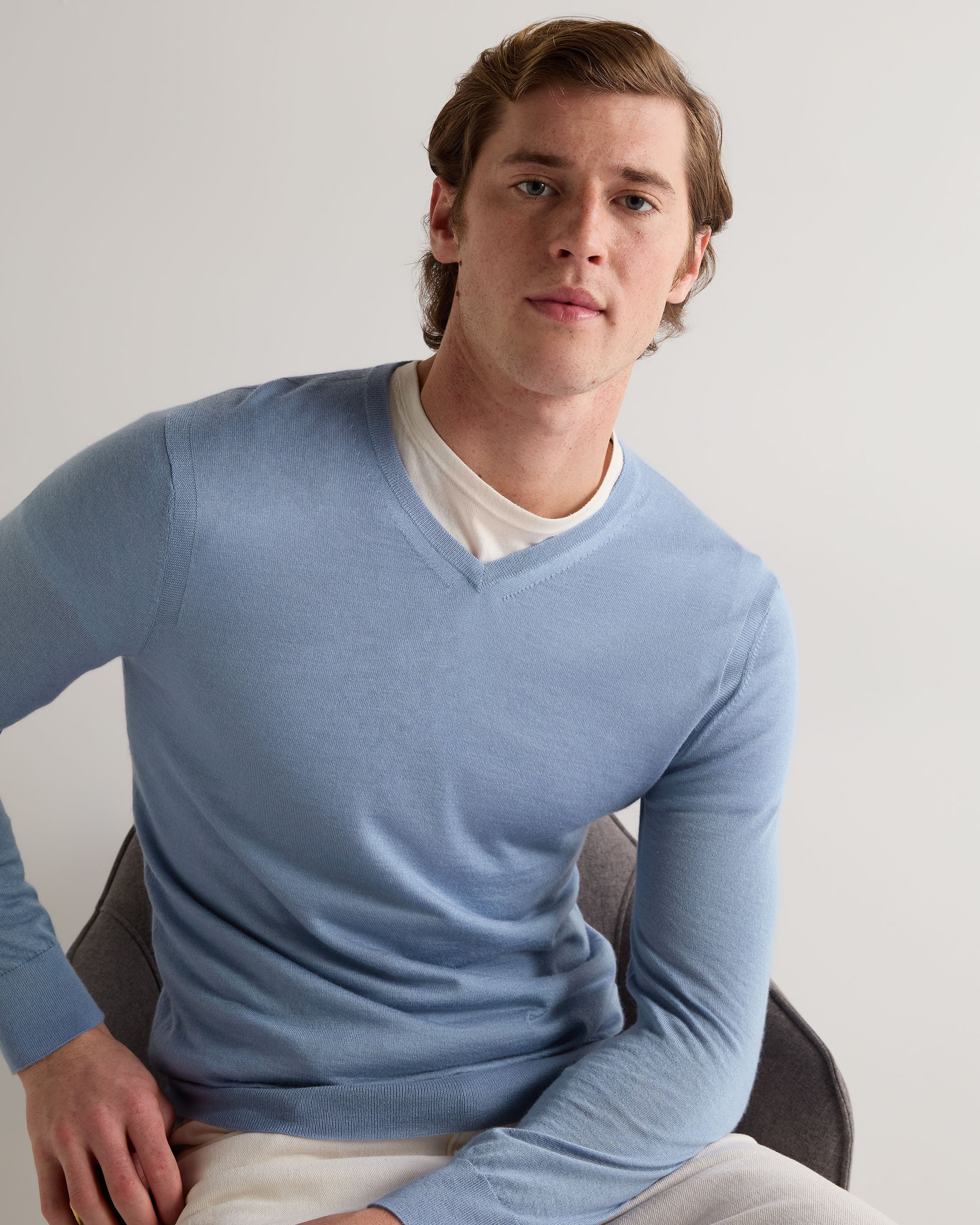 Premium Men's Fine Gauge Cashmere V-Neck Sweater in Cornflower Blue - Soft & Warm Winter Pullover for Office, Date Night & Casual Outings
