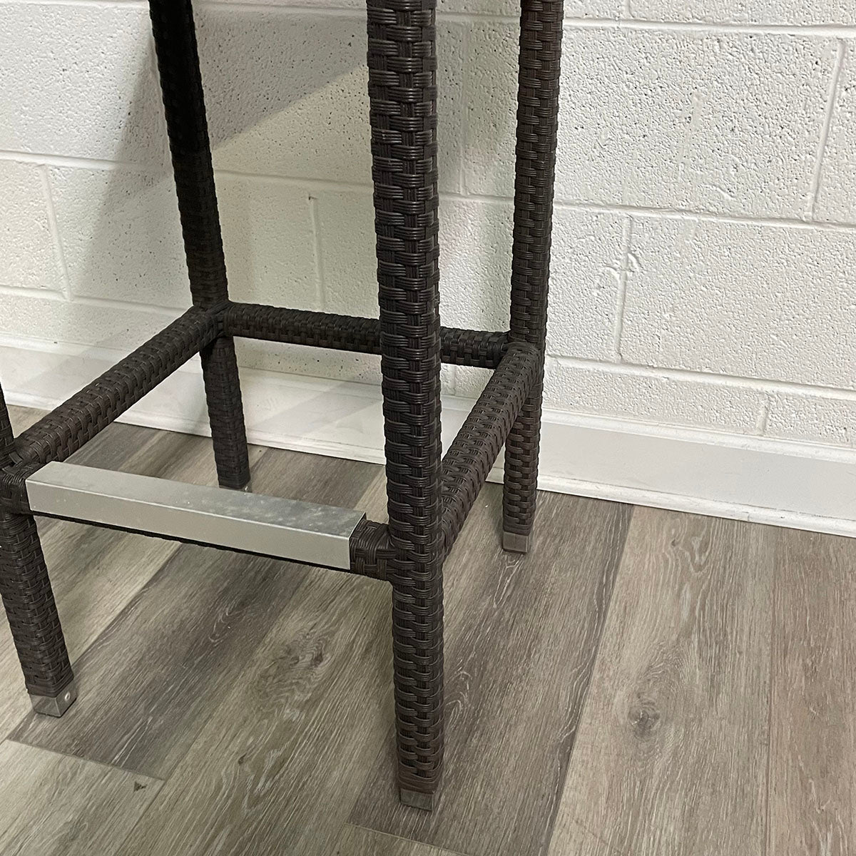 Set of 4 Modern Bar Stools with Adjustable Height - Kitchen Island, Breakfast Bar & Home Pub Stools - Comfortable Counter Height Seating for Dining & Entertaining