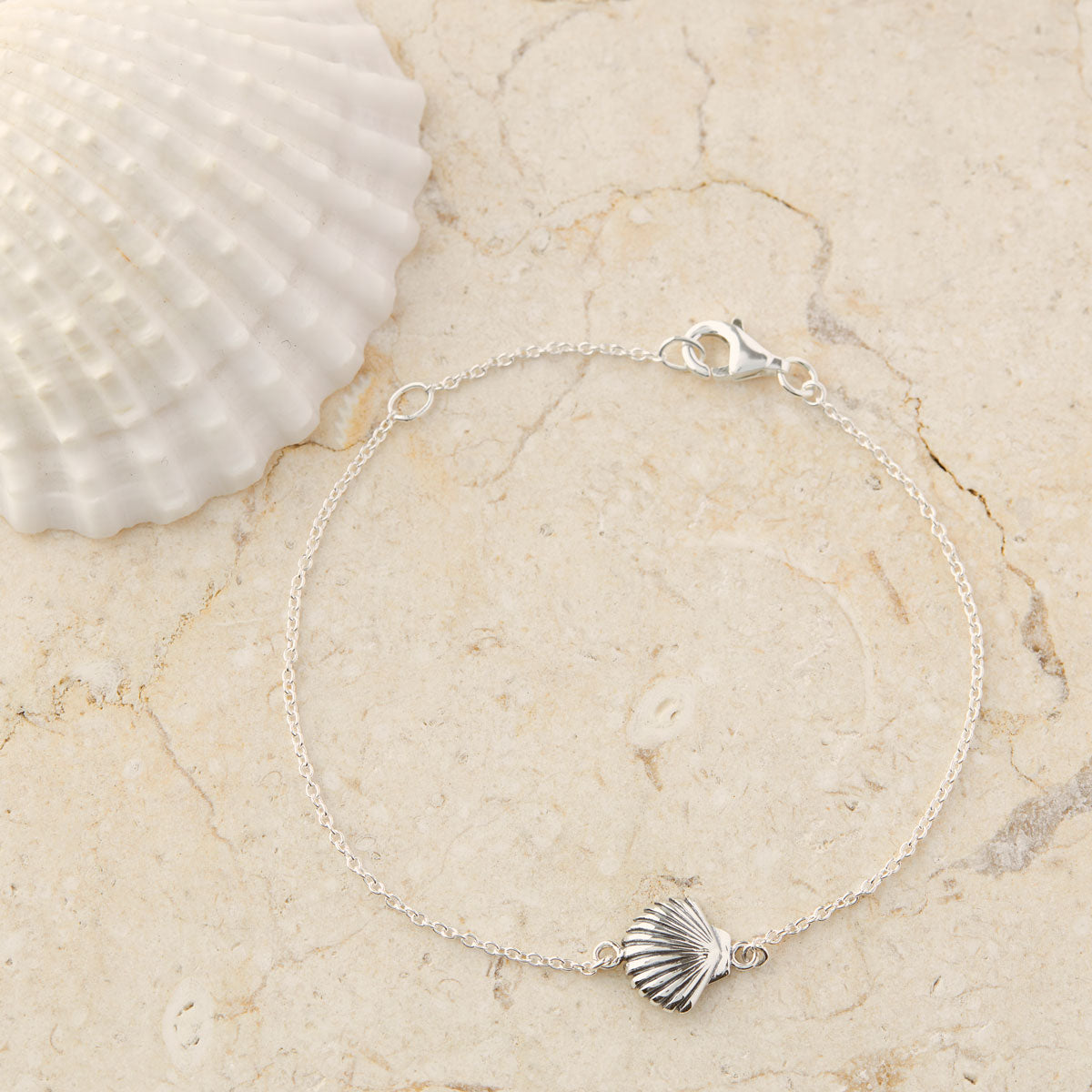 Handmade Seashell Bracelet - Natural Beach Jewelry for Women, Boho Chic Adjustable Bracelet for Summer Vacation & Beach Party Accessories