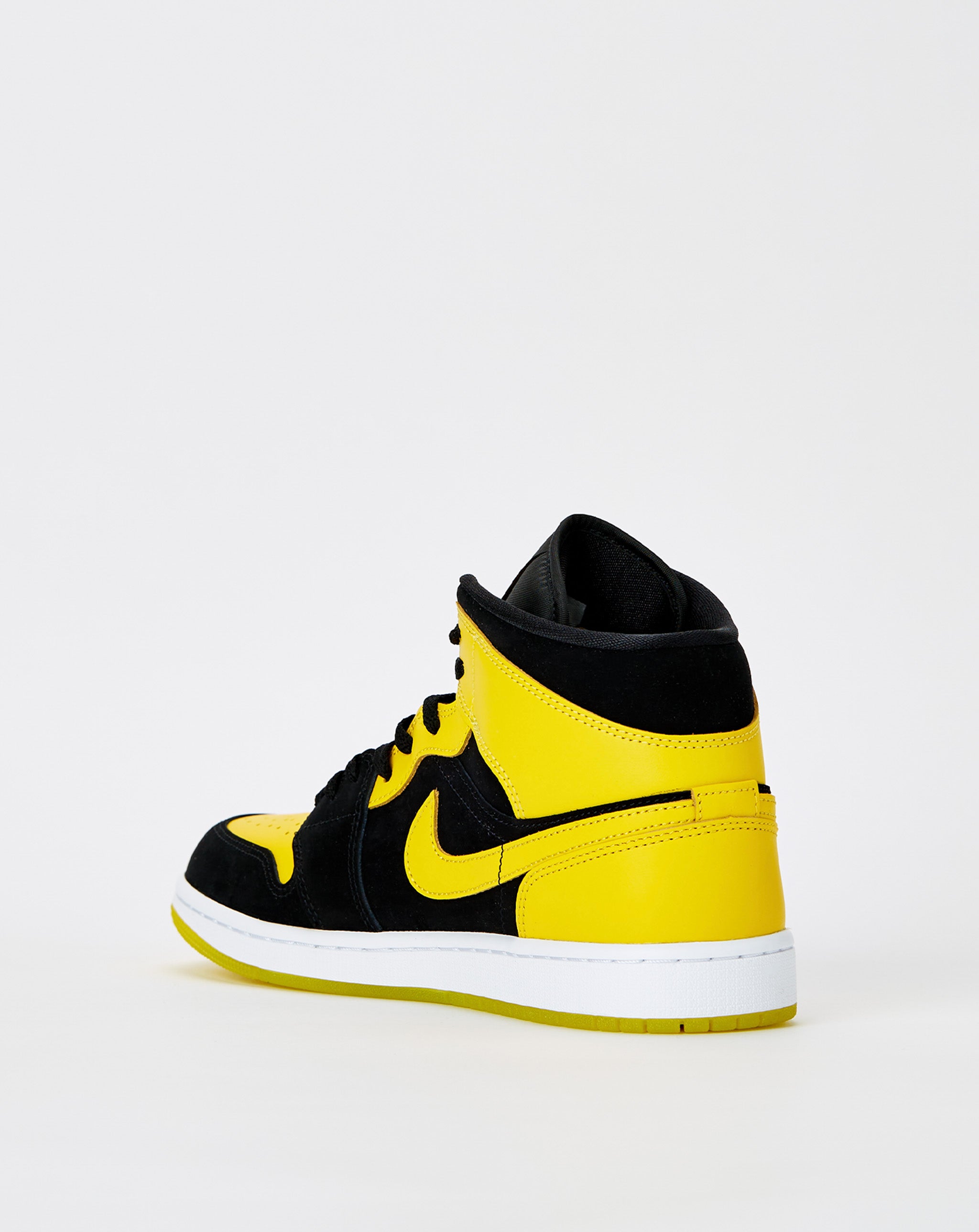Air Jordan 1 Mid SE Basketball Shoes for Men - Retro High-Top Sneakers with Cushioned Support | Perfect for Streetwear, Casual Outfits & Basketball Games