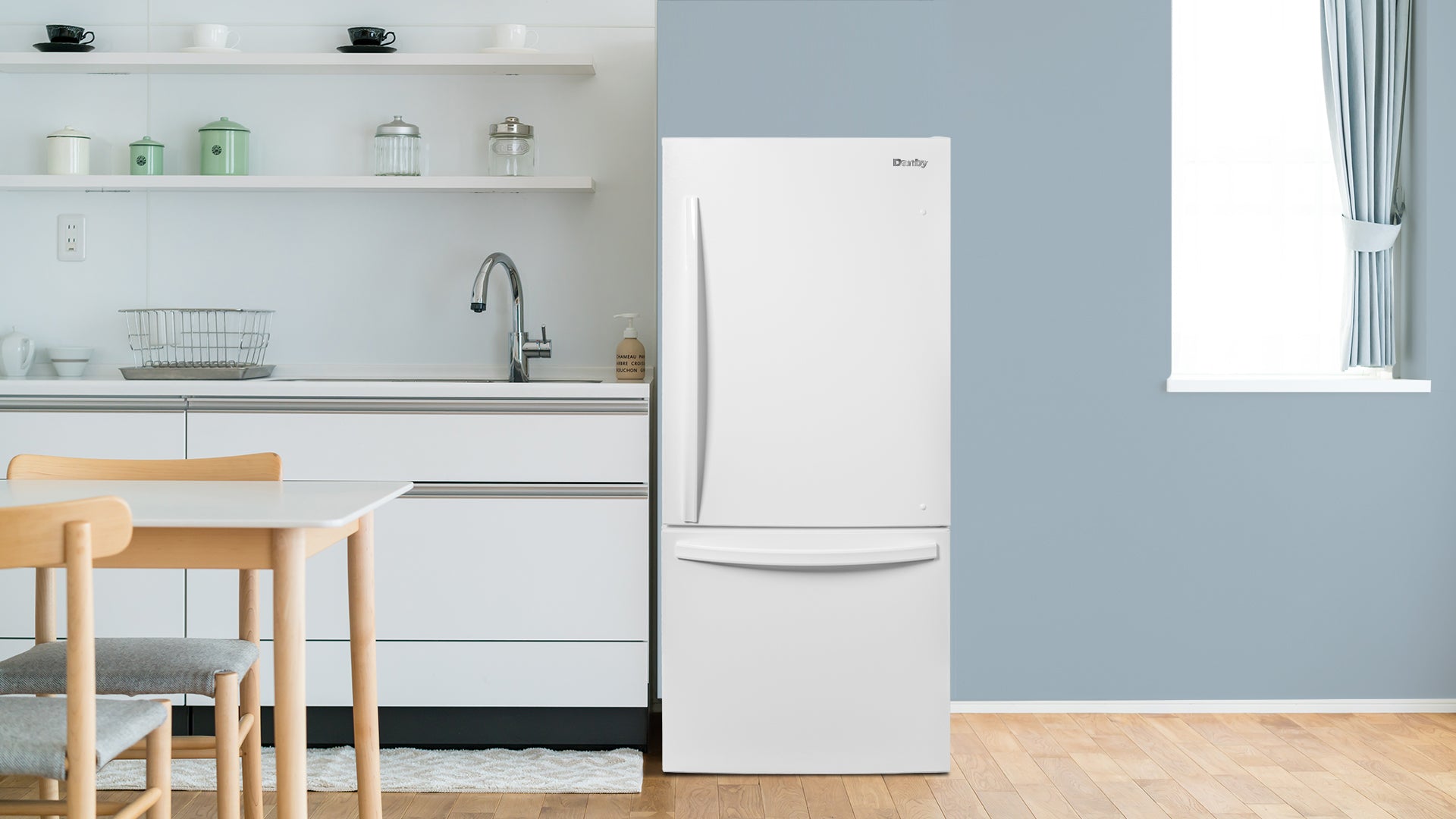 Danby DBM187E1WDB 18.7 cu ft White Bottom Freezer Refrigerator - Compact Apartment Fridge with Energy Star Rating, Perfect for Small Kitchens, Dorms & Studio Living Spaces