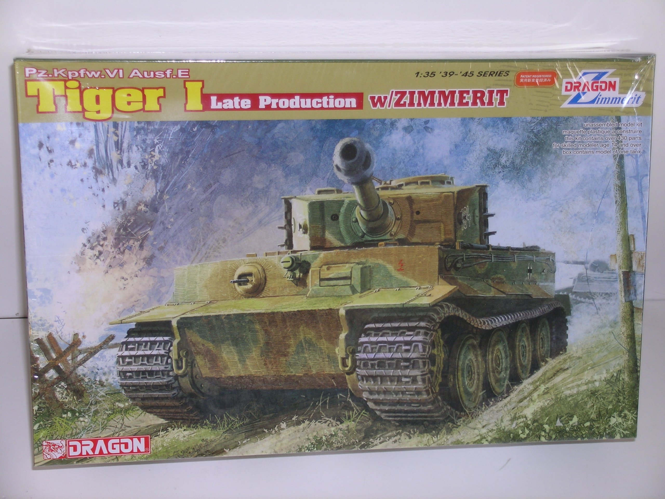1/35 Scale Dragon German WW II Tiger I Late Production w/Zimmerit Plastic Model Kit - Military Tank Building Set for Hobbyists & Collectors - Perfect for Historical Displays & Wargaming Scenes