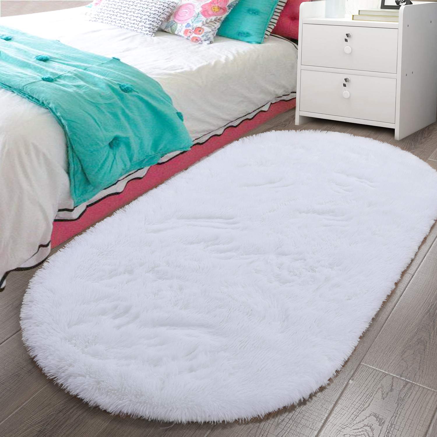 LOCHAS Fluffy White Shaggy Area Rug 2.6' x 5.3' - Ultra Soft Oval Bedroom Rug for Bedside, Living Room & Kids Room - Cozy Home Decor Carpet for Girls Bedroom & Nursery (Perfect for Cold Floors & Relaxation)