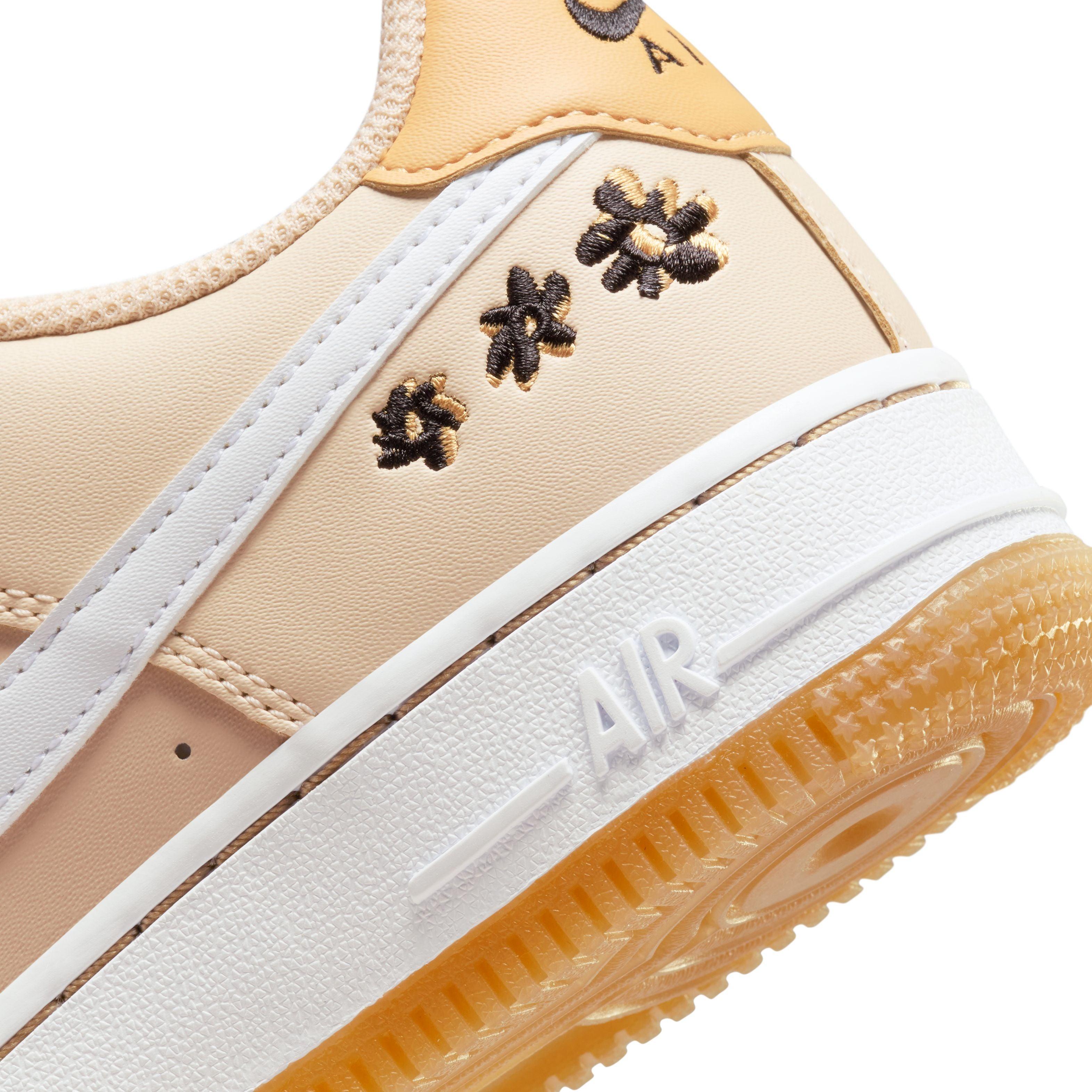 Nike Kids Air Force 1 SE 'Sand Drift' Sneakers - Lightweight Comfortable Basketball Shoes for Boys & Girls - Perfect for School, Playground & Casual Wear