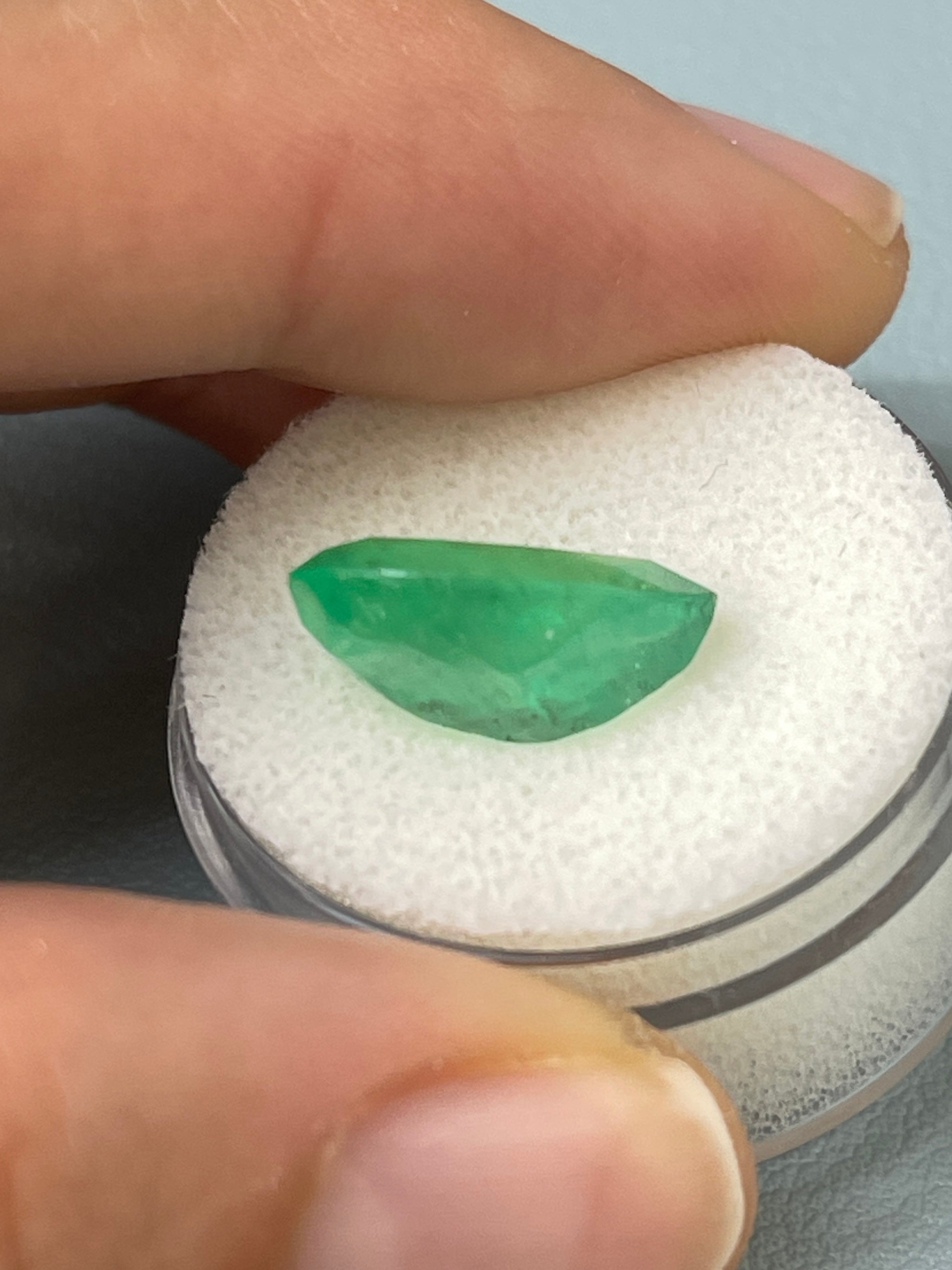 5.21 Carat 14x10mm Pastel Lime Green Natural Loose Colombian Emerald Pear Cut Gemstone for Jewelry Making, Engagement Rings & Luxury Collections