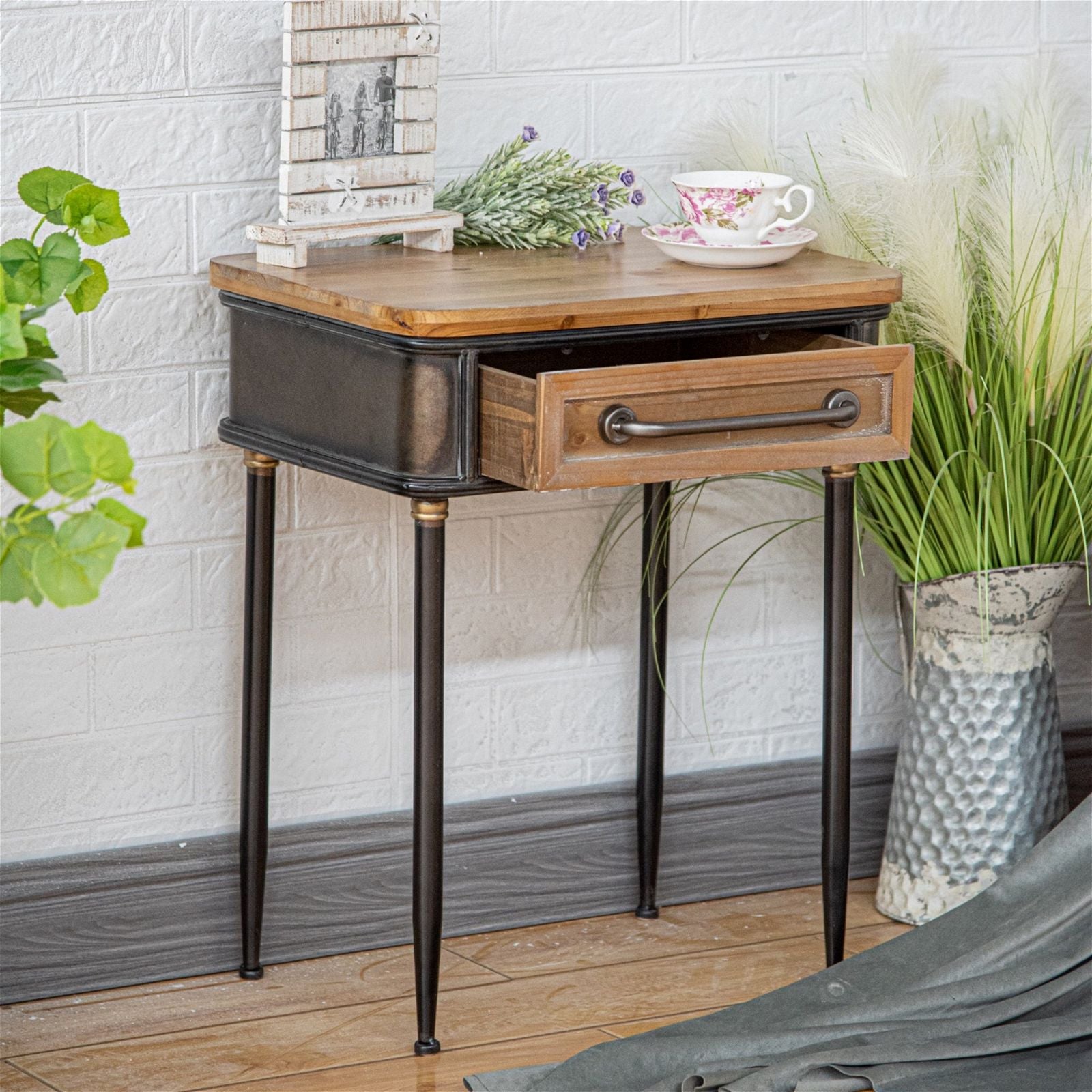 Refino Modern Side Table by Urban Style - Stylish End Table for Living Room, Bedroom, or Office - Perfect for Small Spaces & Home Decor