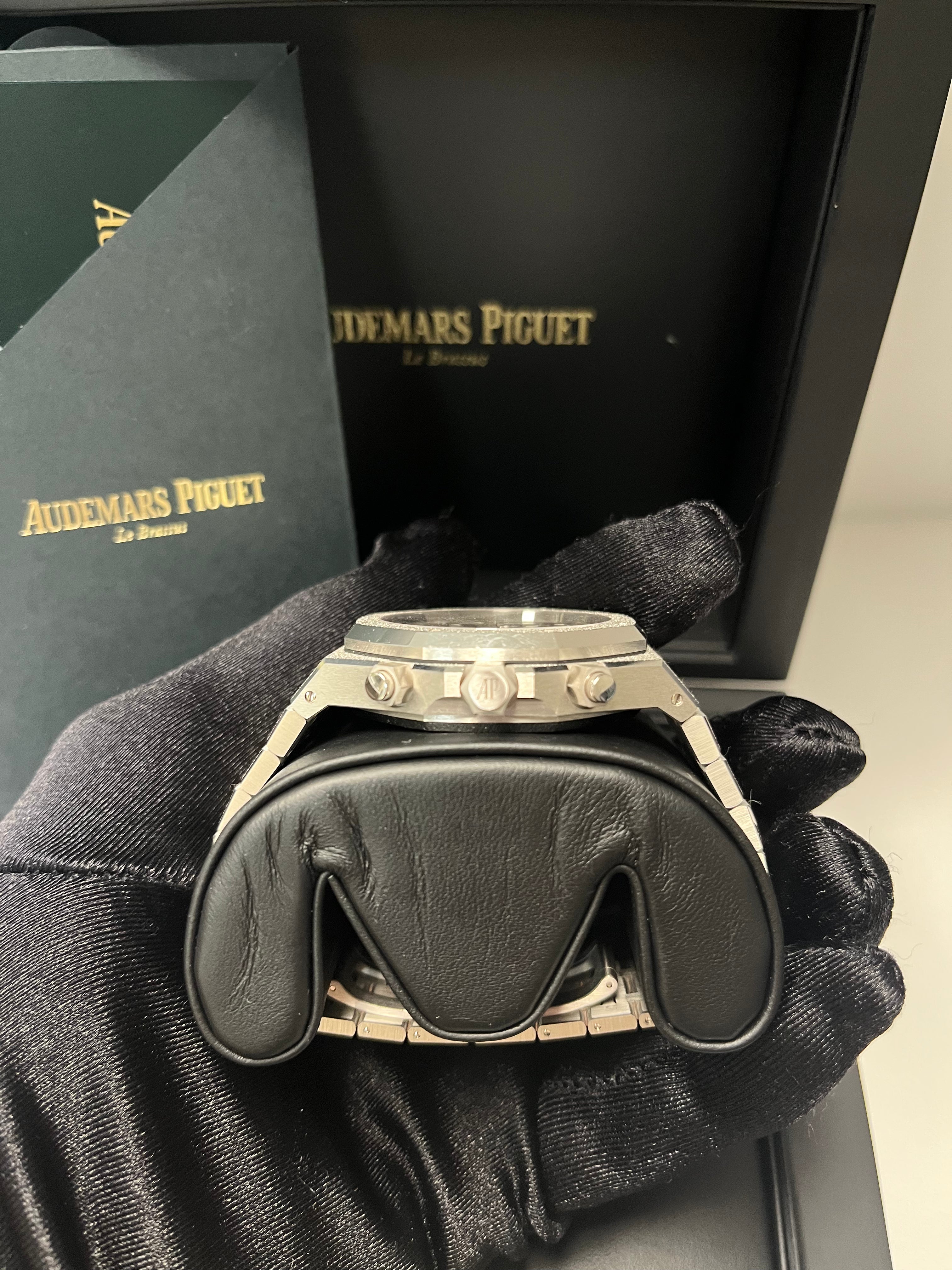 Audemars Piguet Royal Oak Frosted Gold Selfwinding Chronograph Watch - Ref# 26239BC.GG.1224BC.02 - Luxury Swiss Automatic Chronograph for Men - Perfect for Business, Formal Events & Collectors