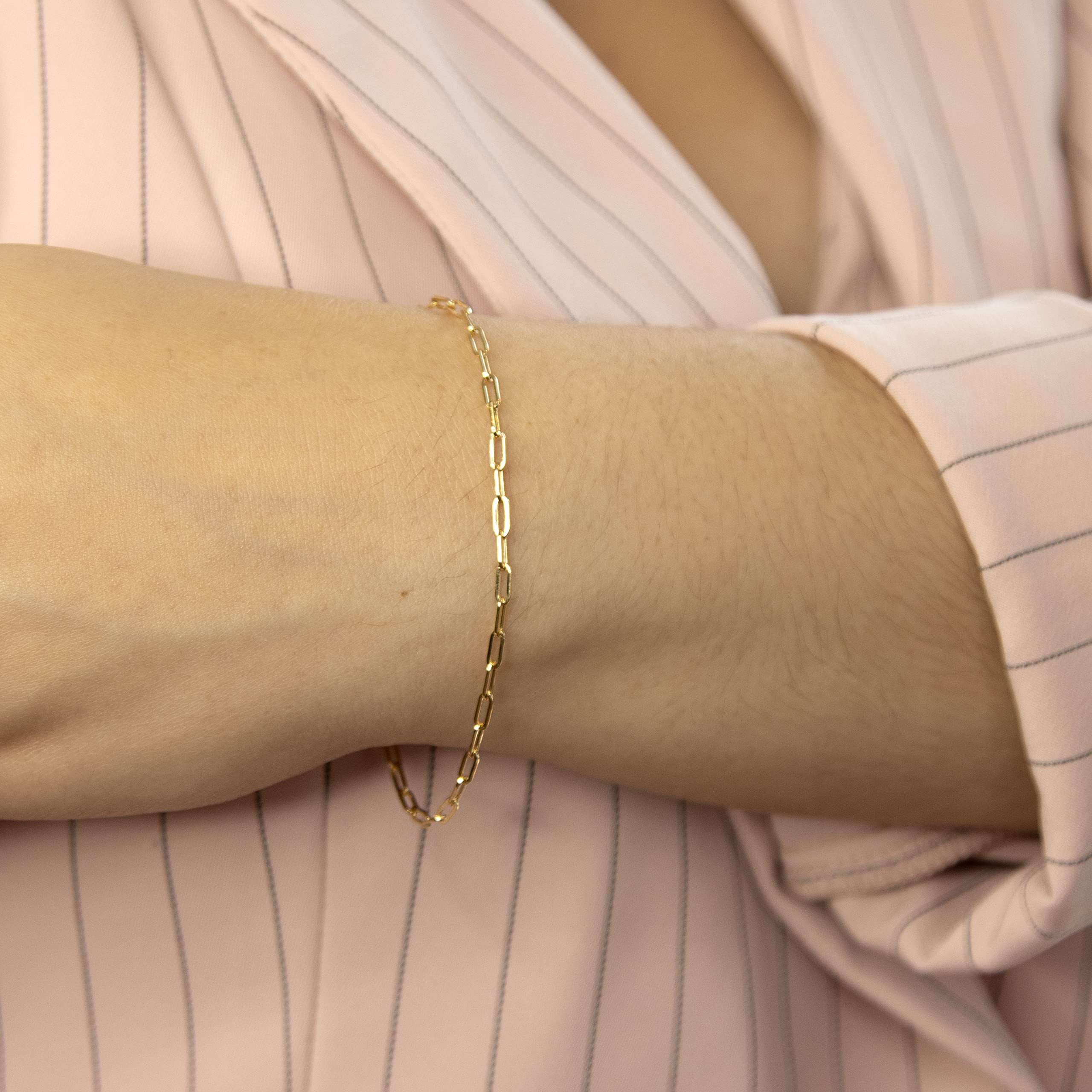 Carissima 9ct Yellow Gold Paper Chain Necklace for Women - Elegant & Dainty Jewelry Gift for Her | Perfect for Everyday Wear, Date Nights & Special Occasions