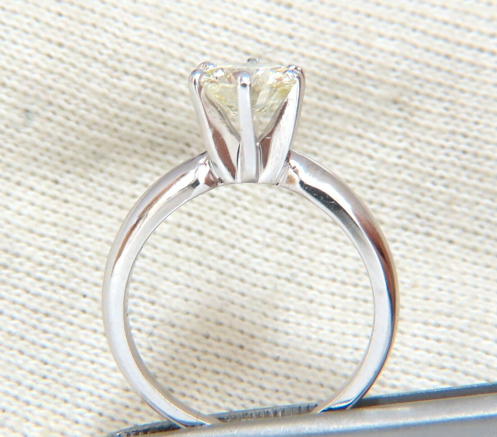 GIA Certified 1.01 Carat Round Cut Diamond Solitaire Ring in Platinum - Classic Engagement Ring for Women, N/Vs Quality, Perfect for Proposals, Weddings & Anniversaries