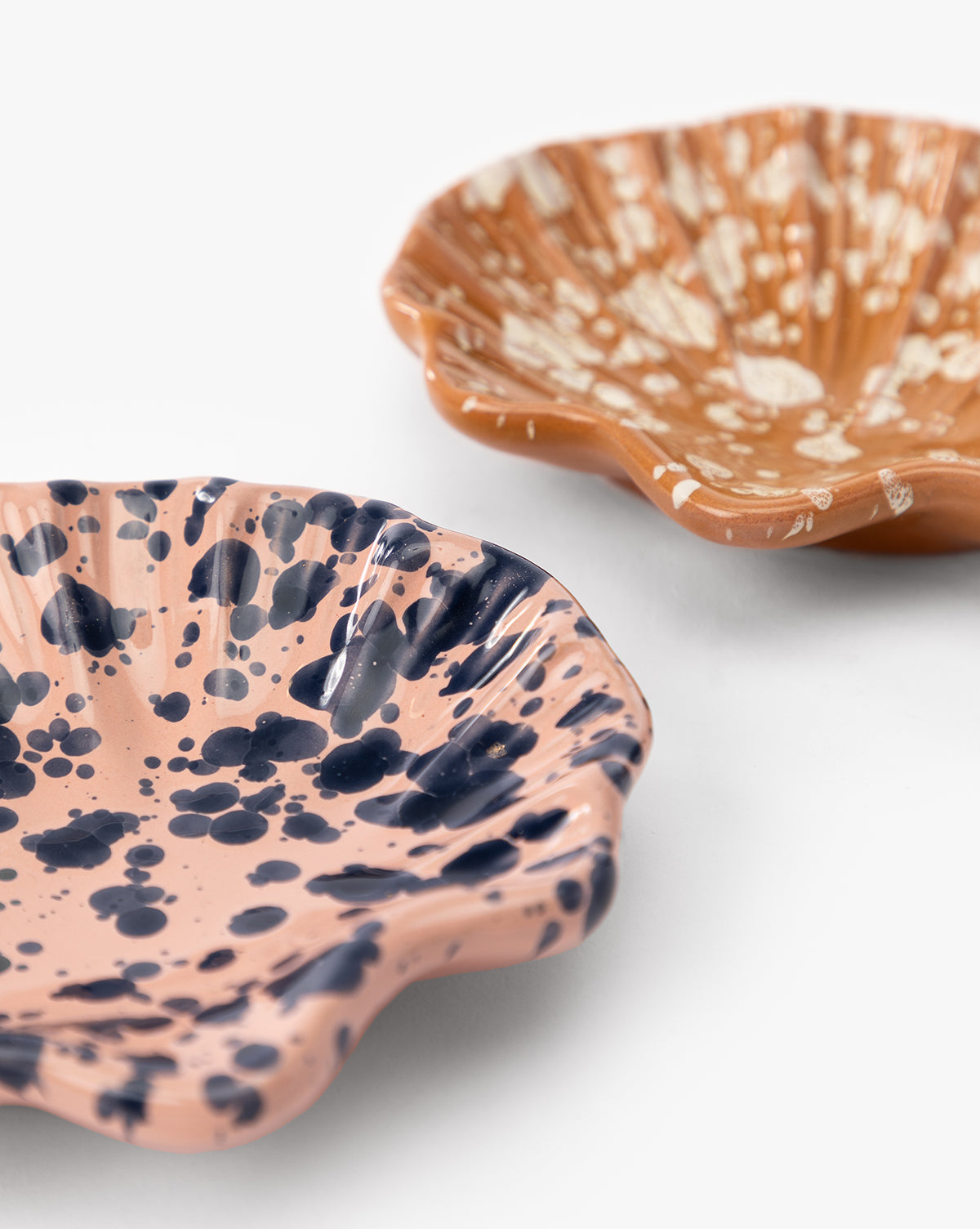 Splatter Coquillage Dish - Ceramic Appetizer Plate for Seafood, Tapas & Desserts - Perfect for Dinner Parties, Beach Themed Events & Home Decor